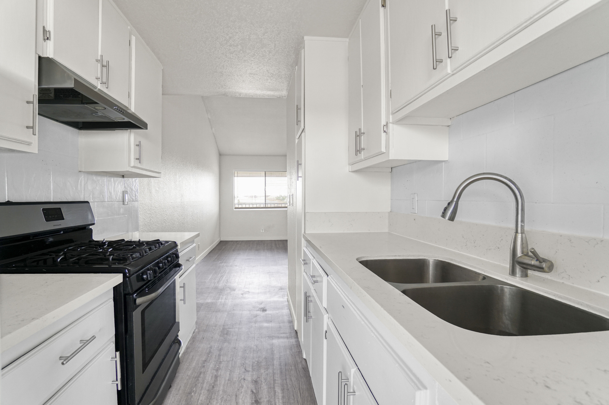 751 Cerritos Ave thumbnail 7