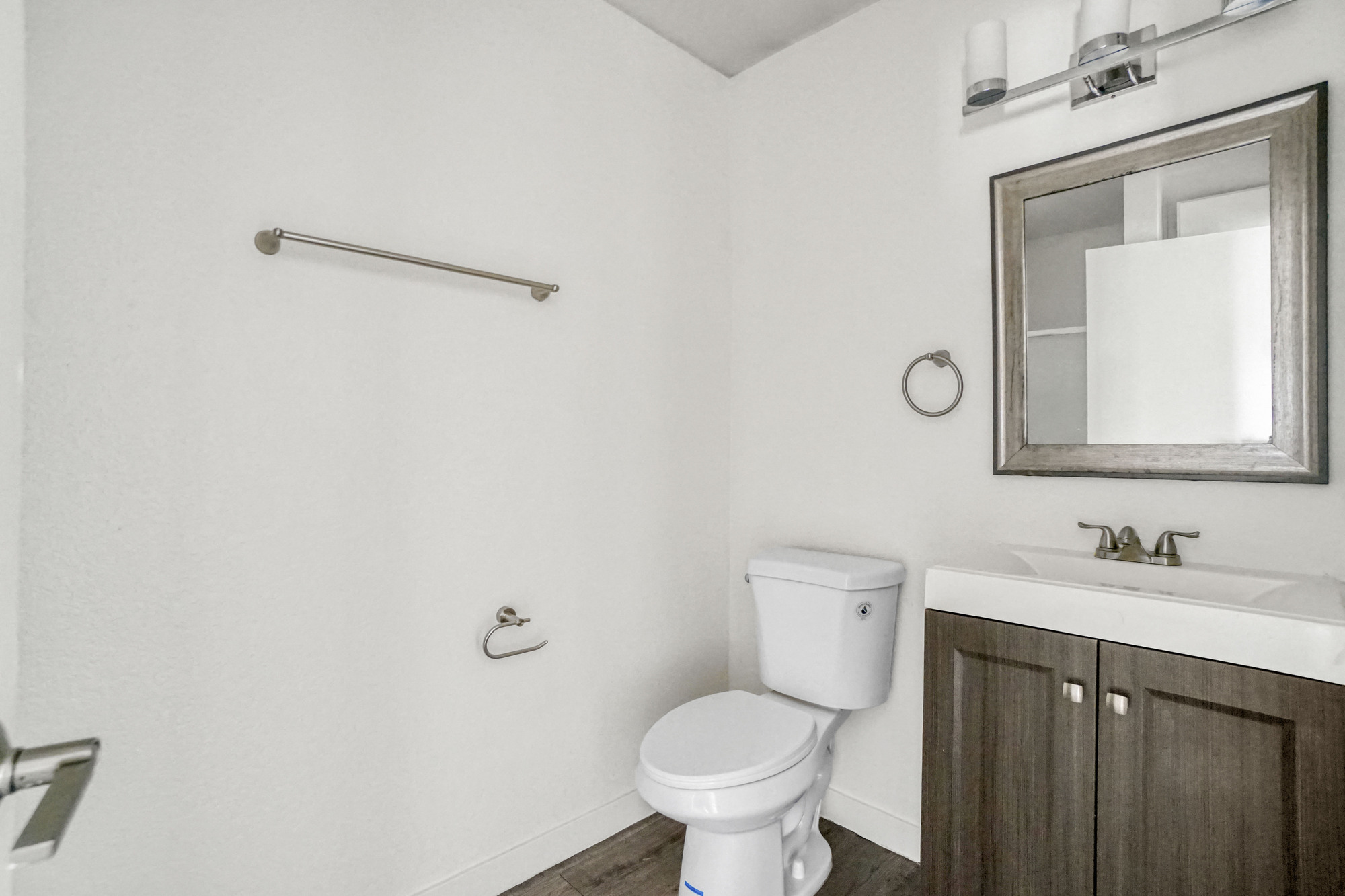 751 Cerritos Ave thumbnail 15