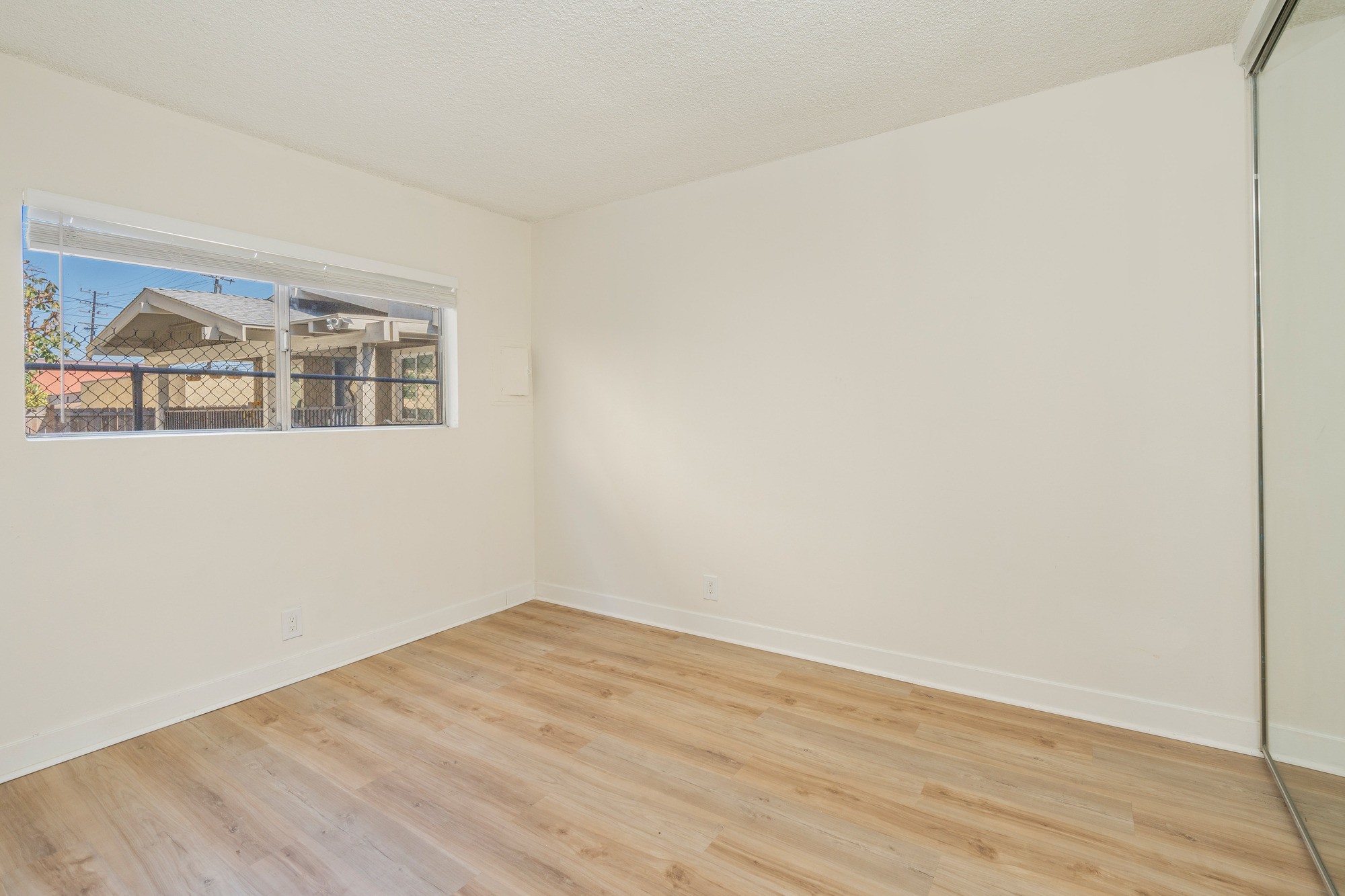 1626 Pine Ave thumbnail 7