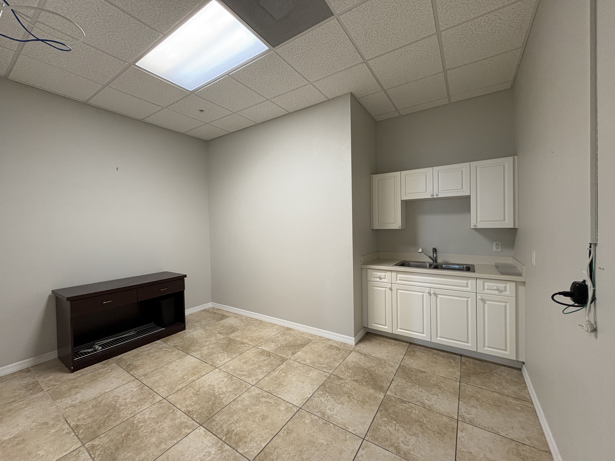 Ground Floor / Kitchenette