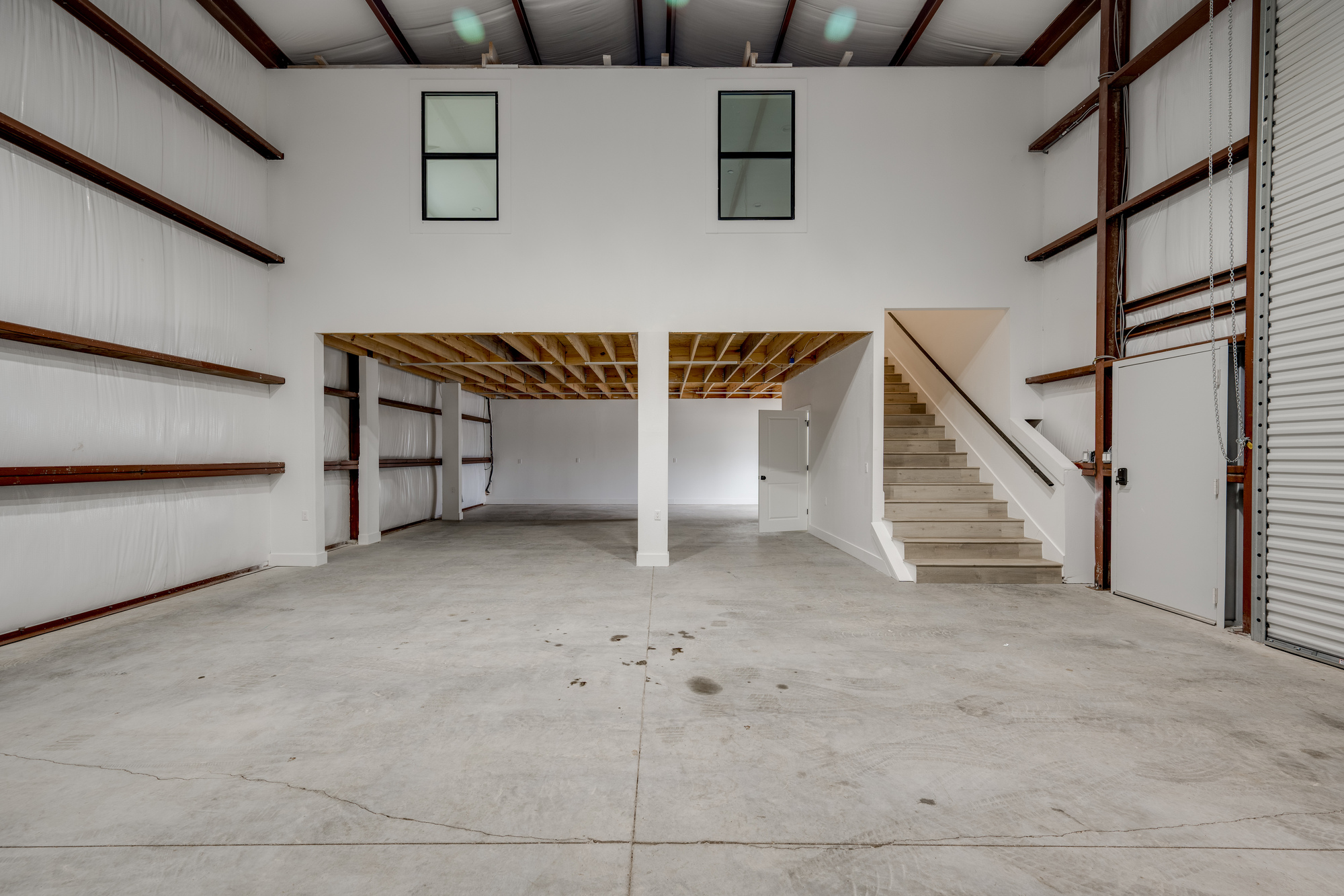 Versatile Office/Warehouse Space for Lease 4