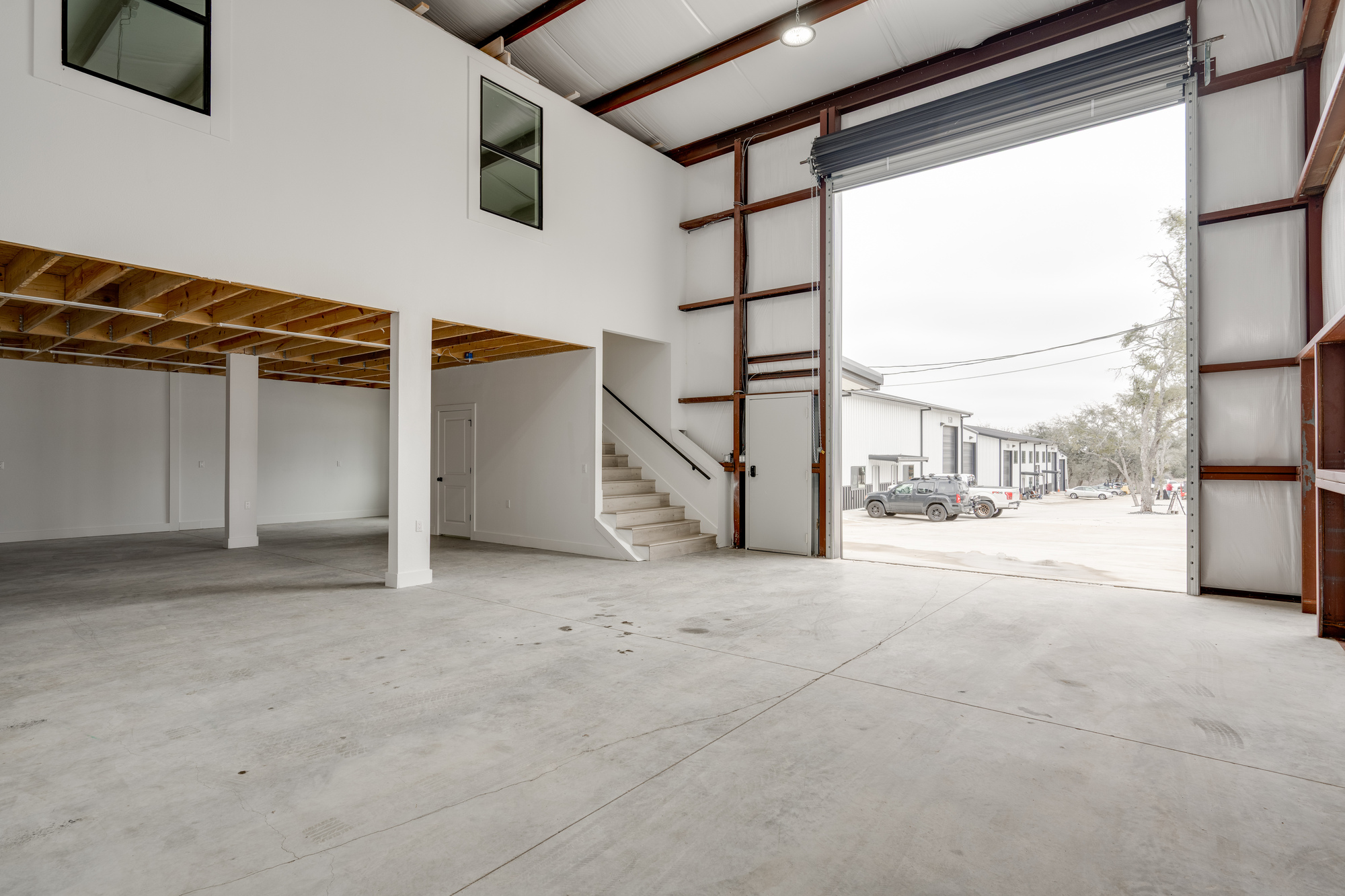 Versatile Office/Warehouse Space for Lease 5