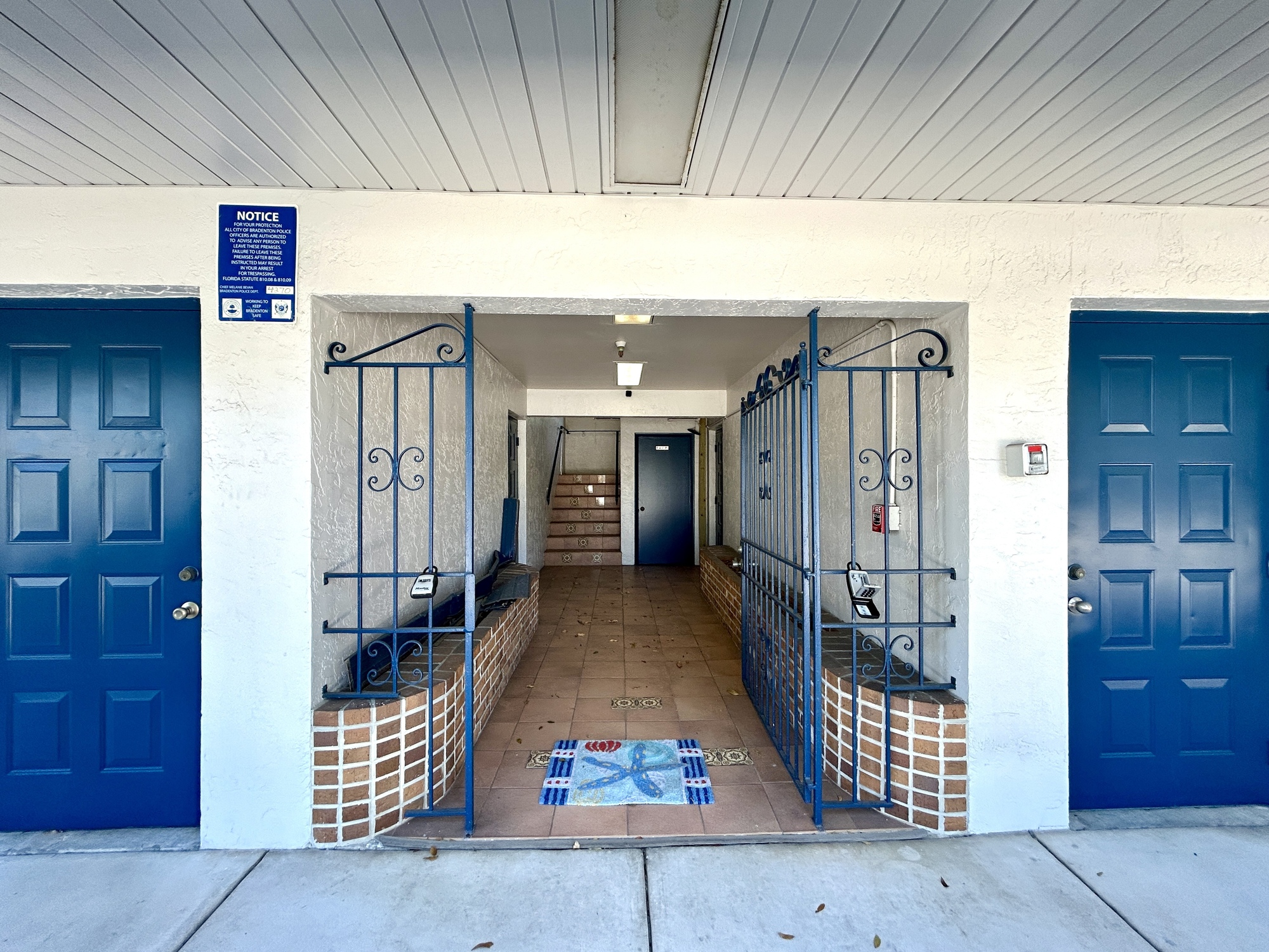 2027 Manatee Ave W- Entrance View