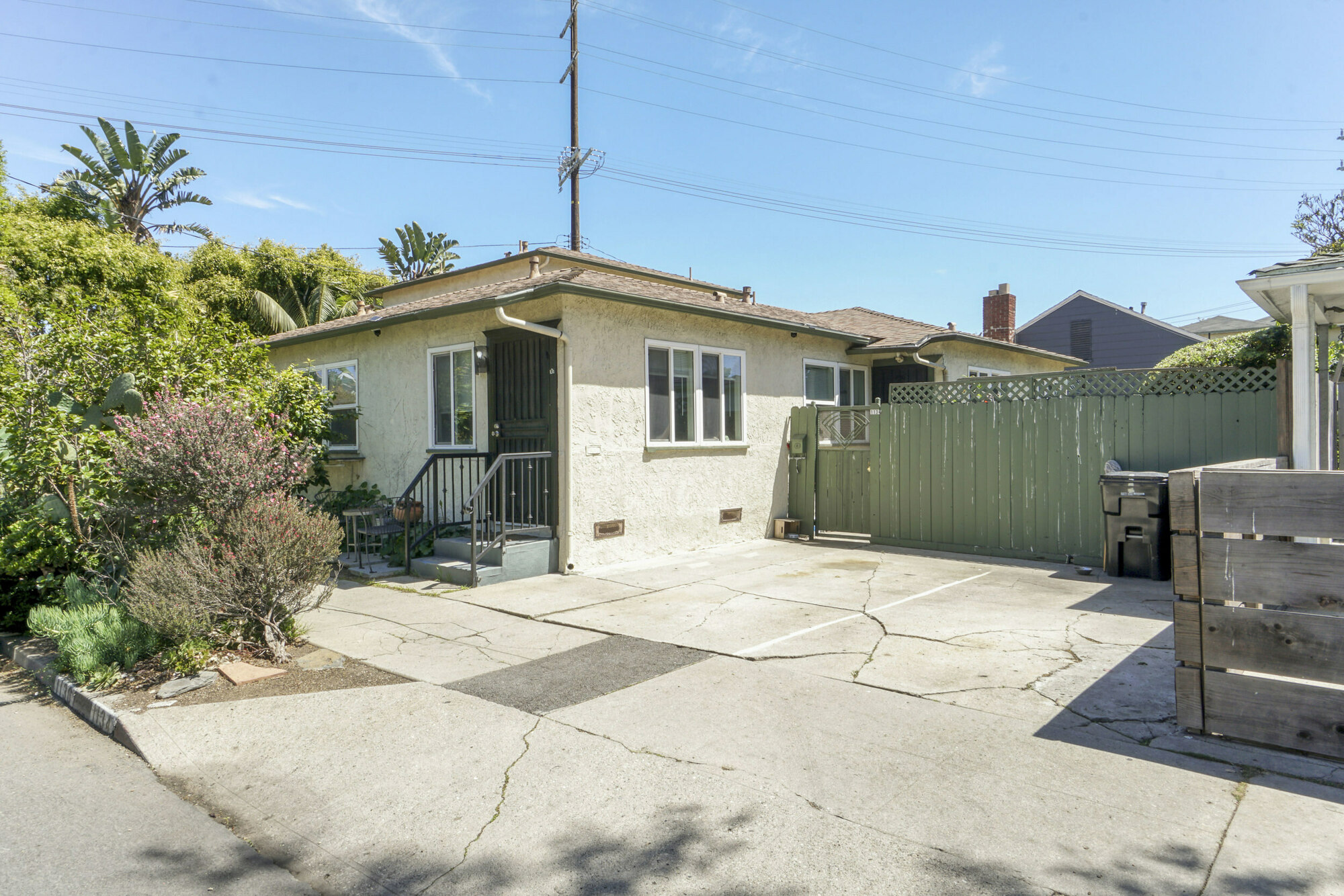 1134 Marco Pl, Venice thumbnail 3
