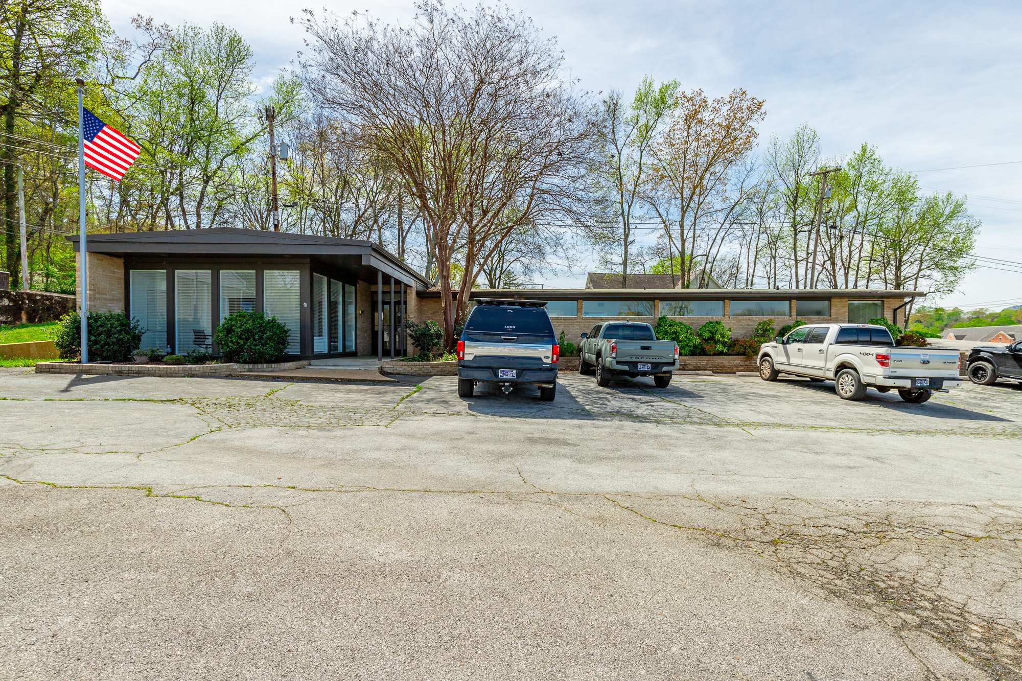 300 Ashland Terrance with 10 offices (2,796 SF) for Lease in Red Bank