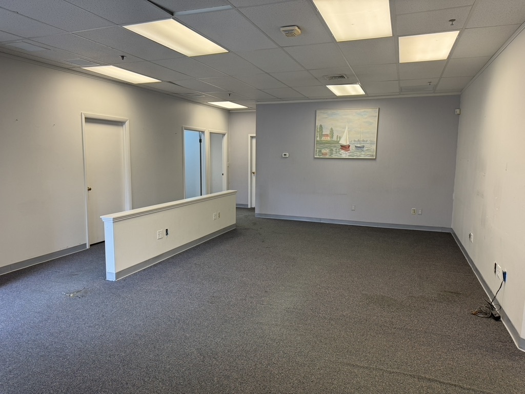 27 Capital Drive, photo 3