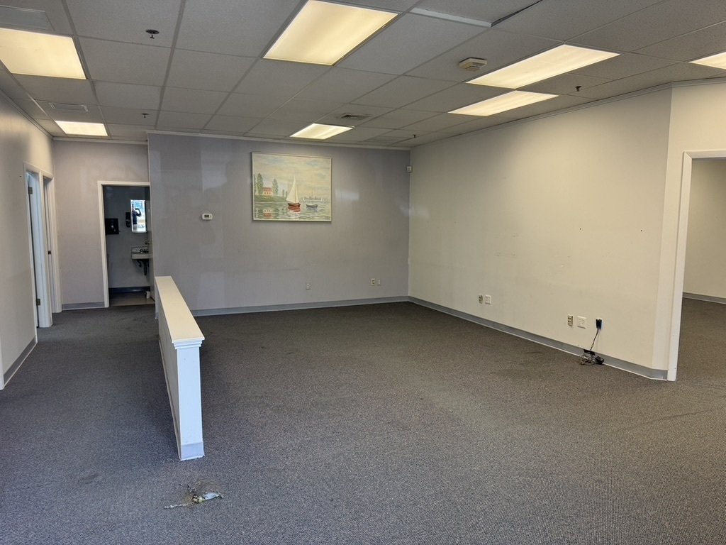 27 Capital Drive, photo 4