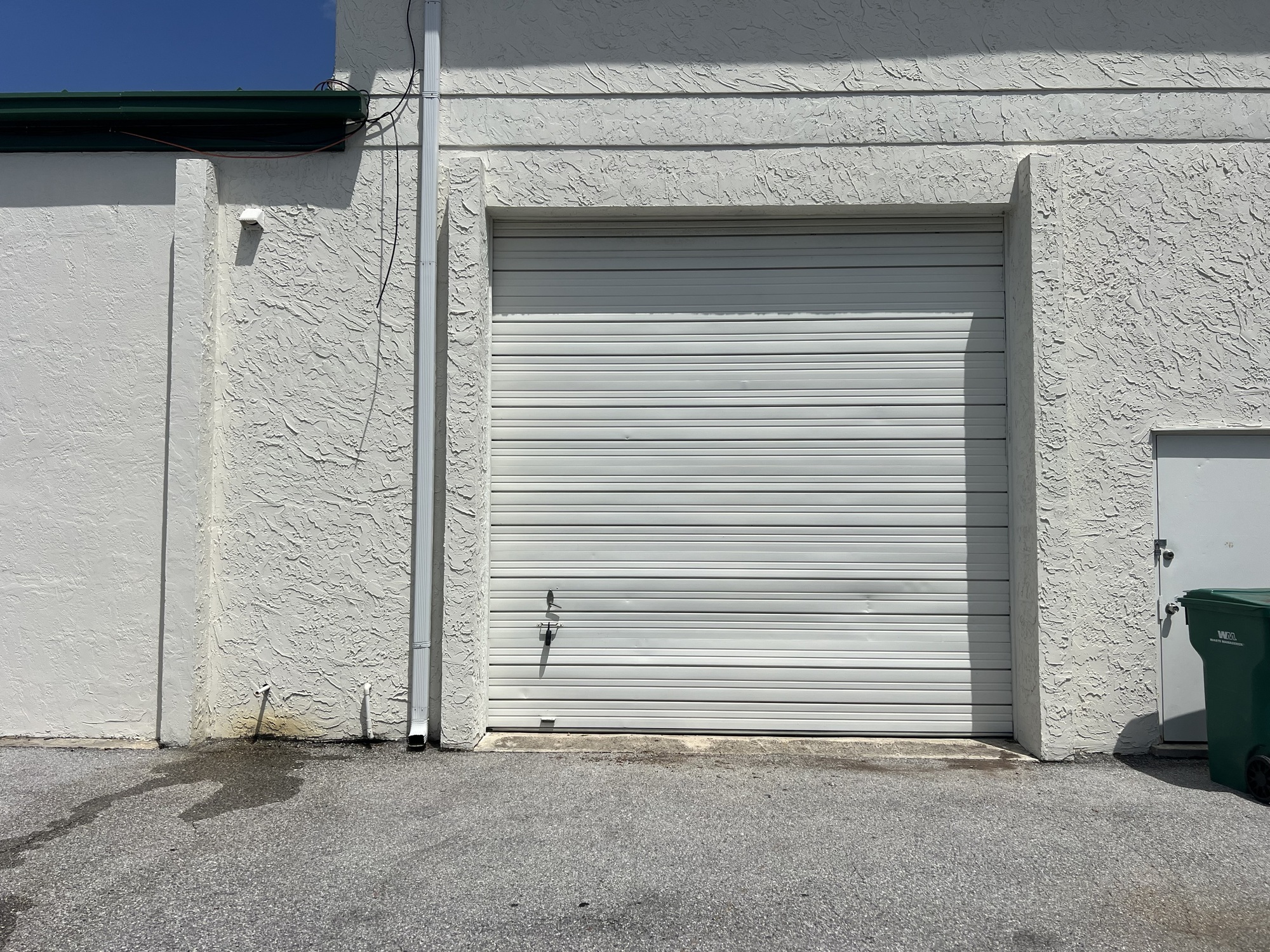 Suite 2906 - Roll Up Door (West)
