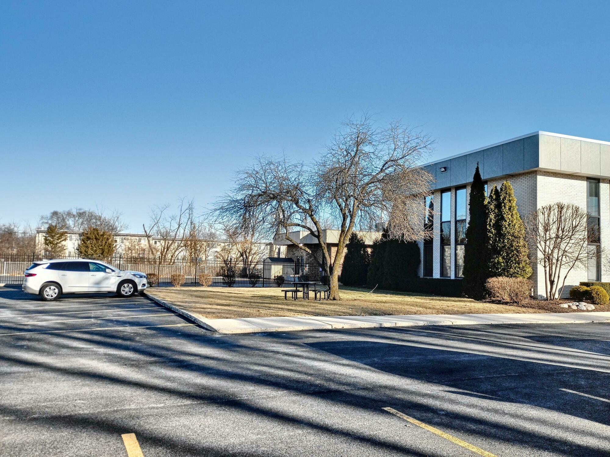 Office in Joliet 3