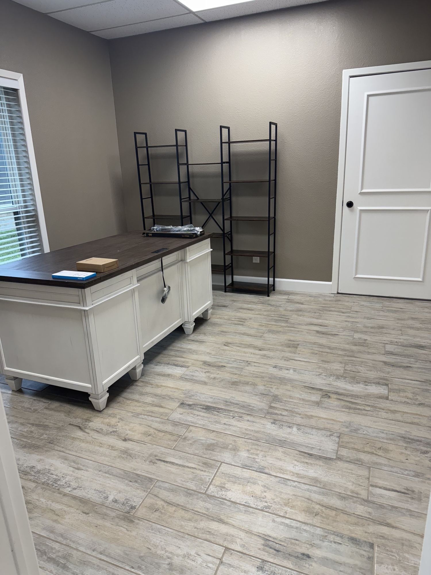 103 Commercial Circle, Suite 104 Conroe