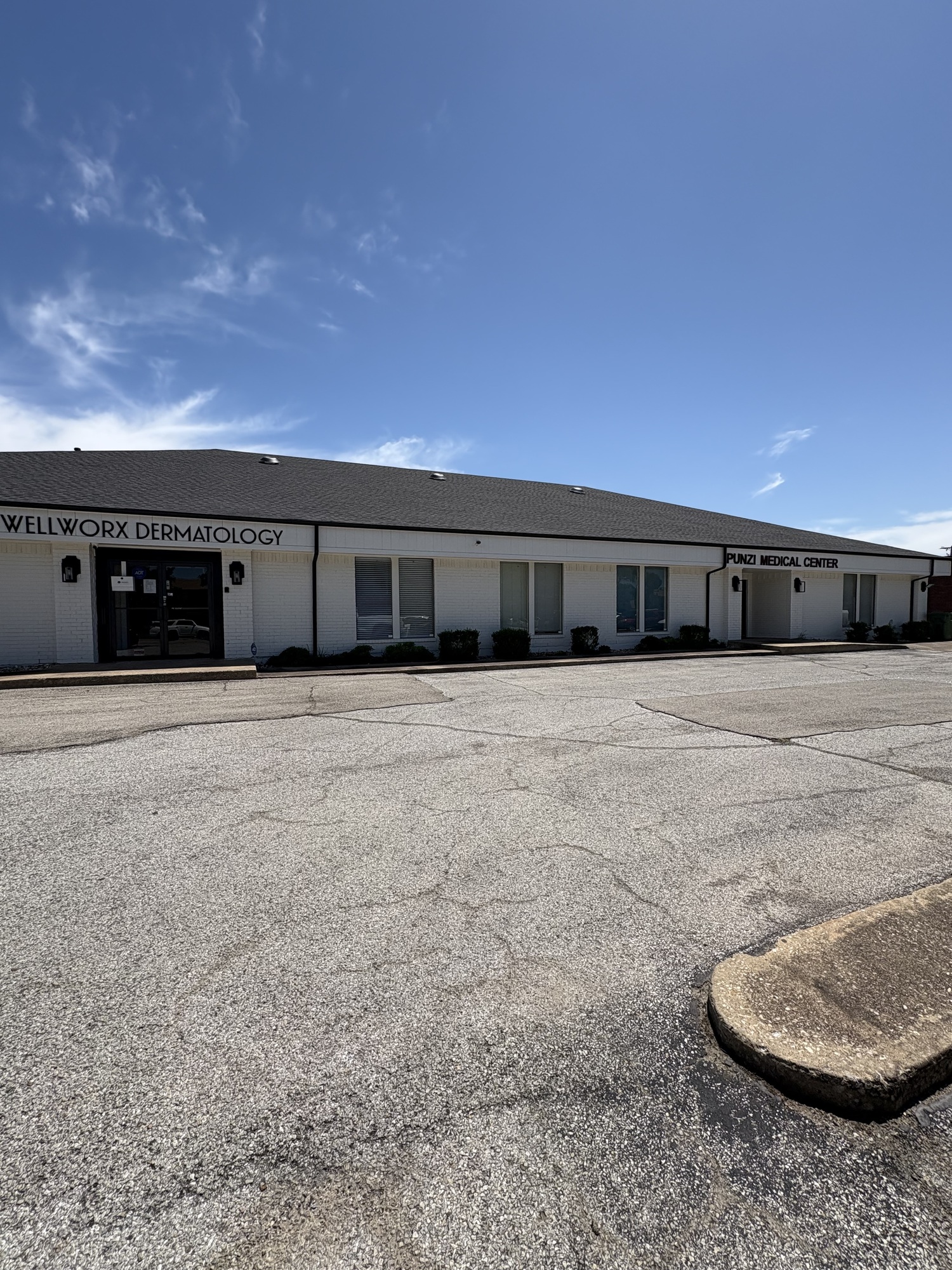 1932 Walnut Plaza 5