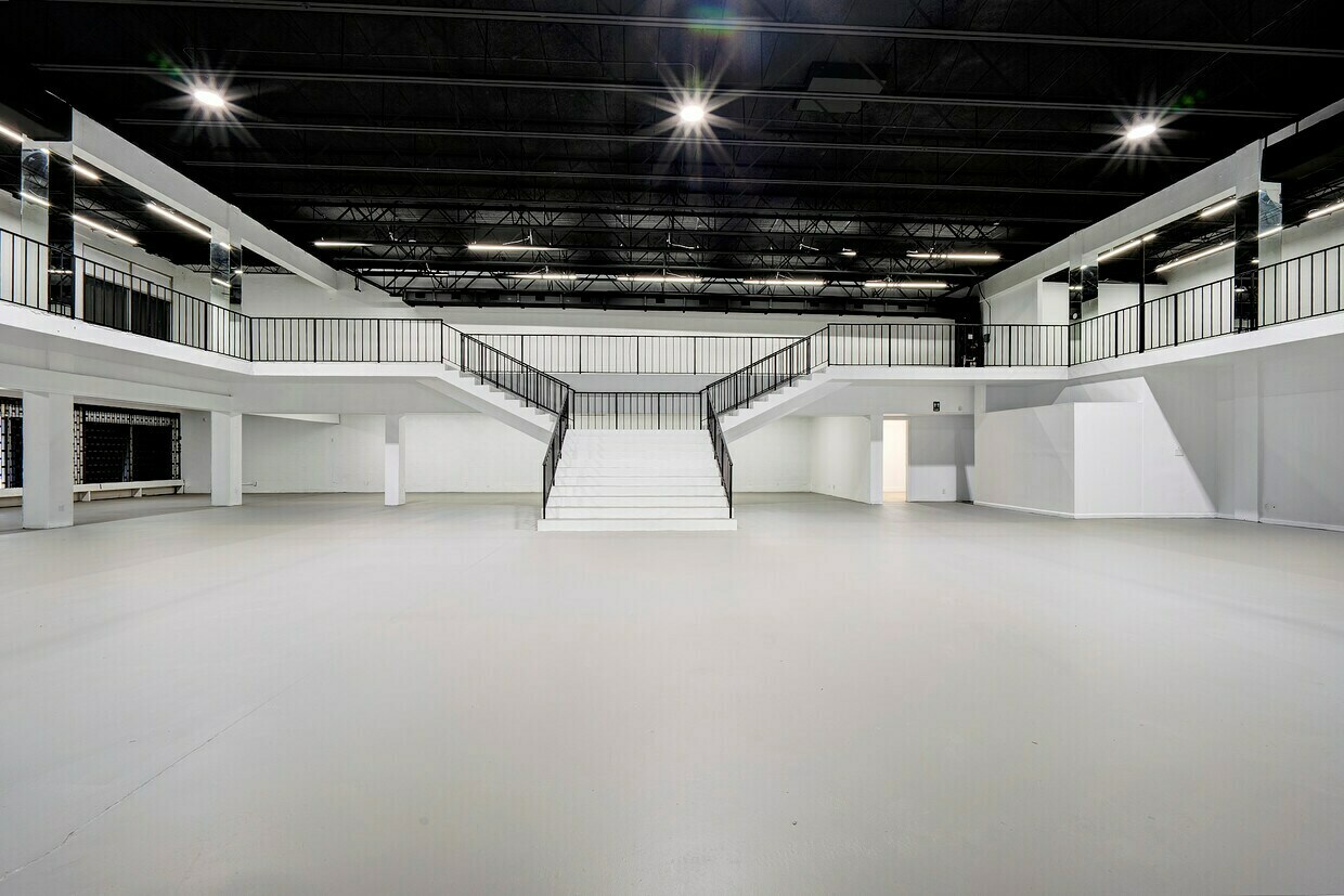 32 South Dixie Highway - LEASING ONLY