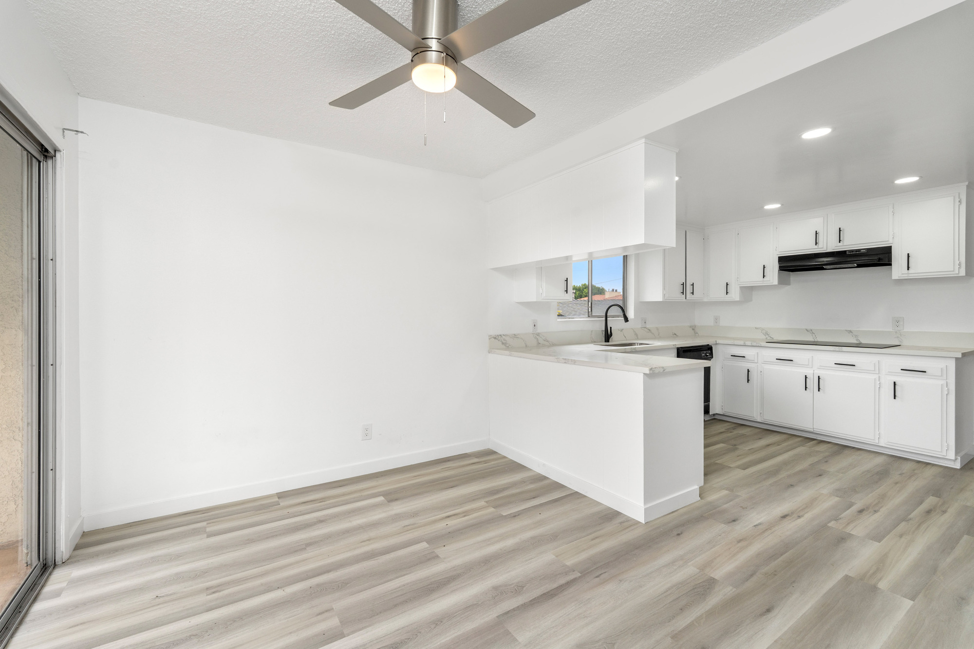 935 W 10th St thumbnail 8