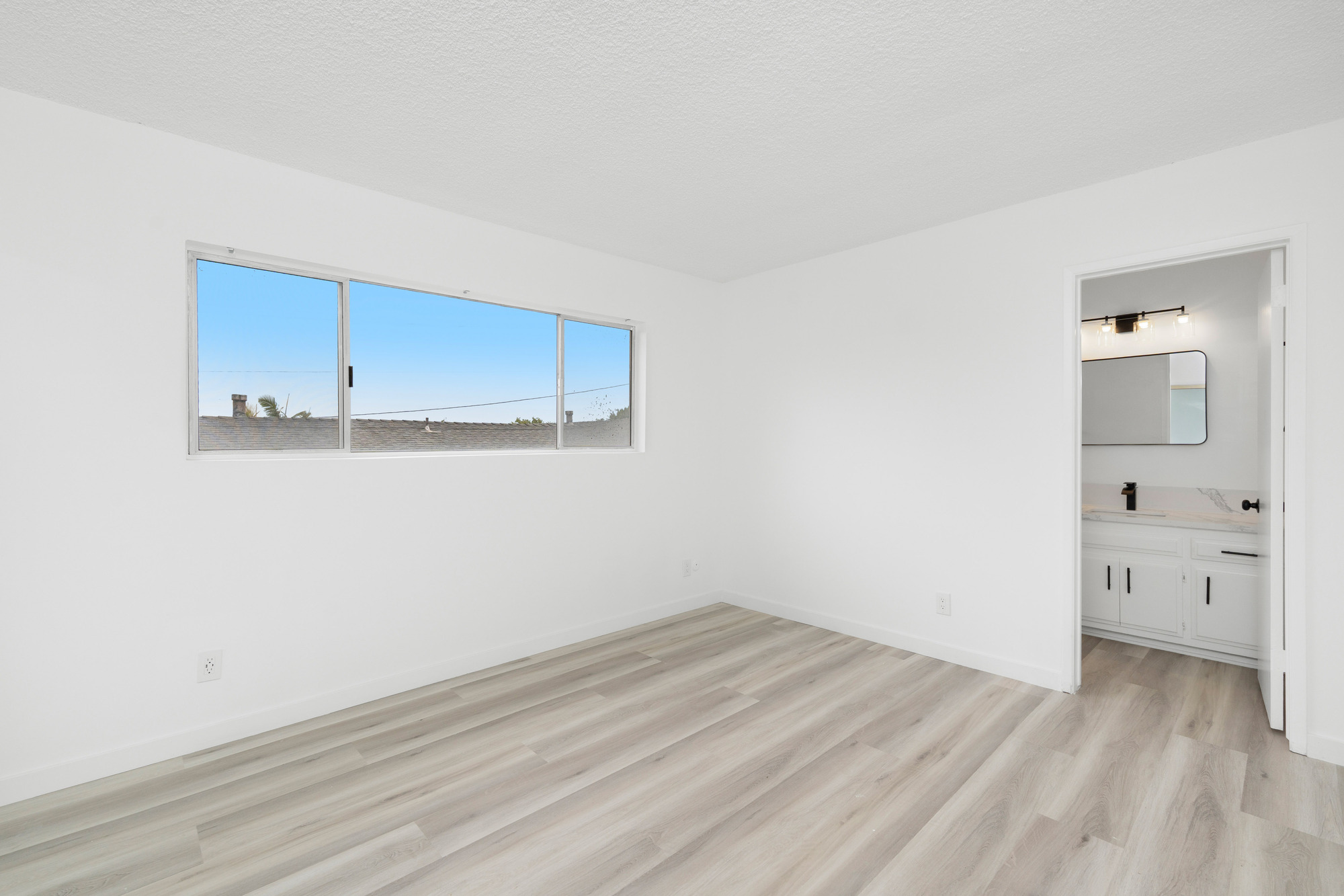 935 W 10th St thumbnail 16