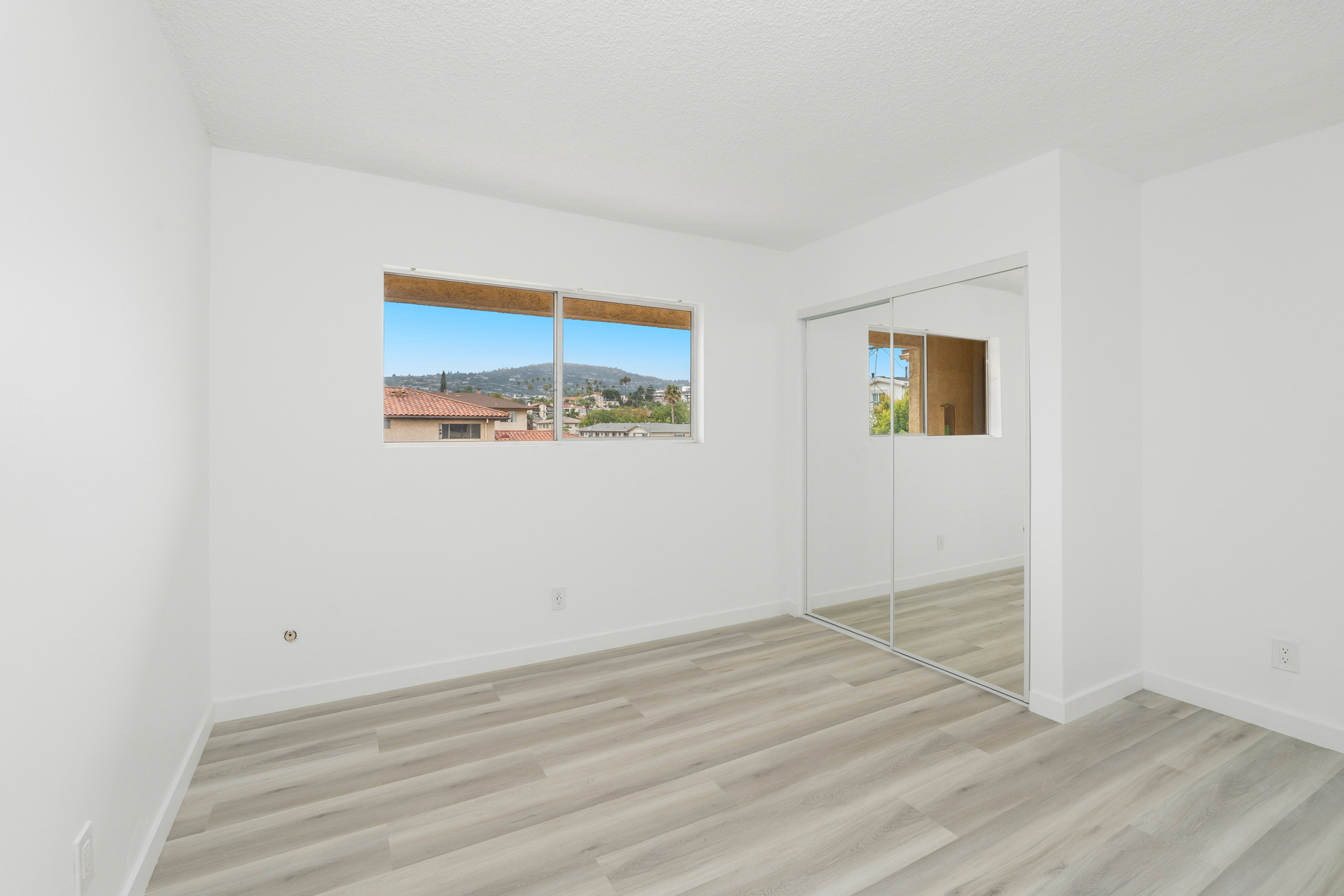 935 W 10th St thumbnail 19