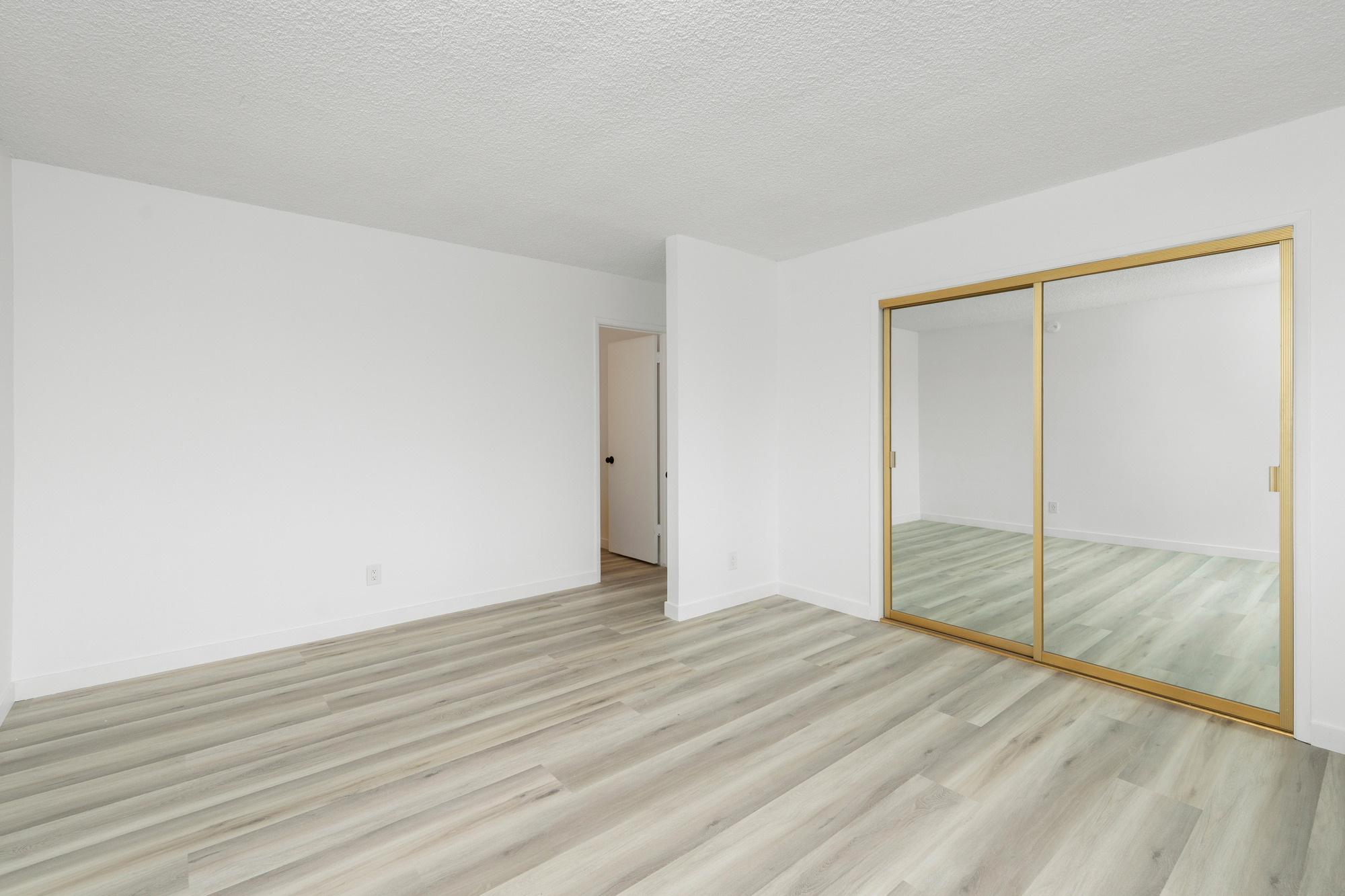 935 W 10th St thumbnail 22