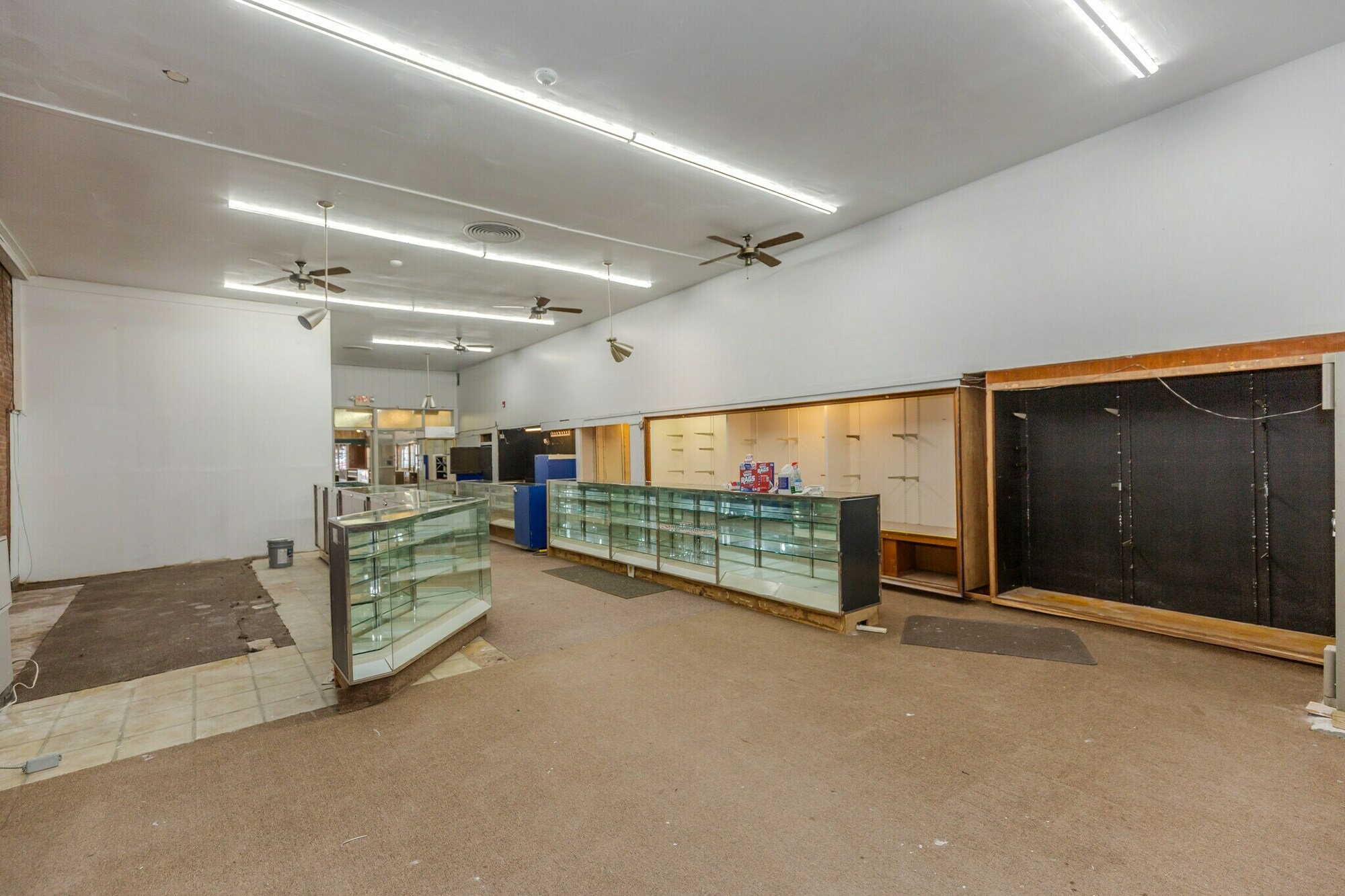 Prime Commercial Property Opportunity in Up-and-Coming Arctic Section 4