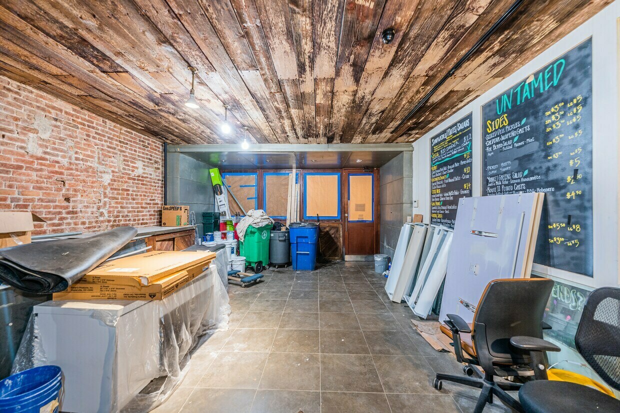 43 W 39th St, New York, NY 10018 5