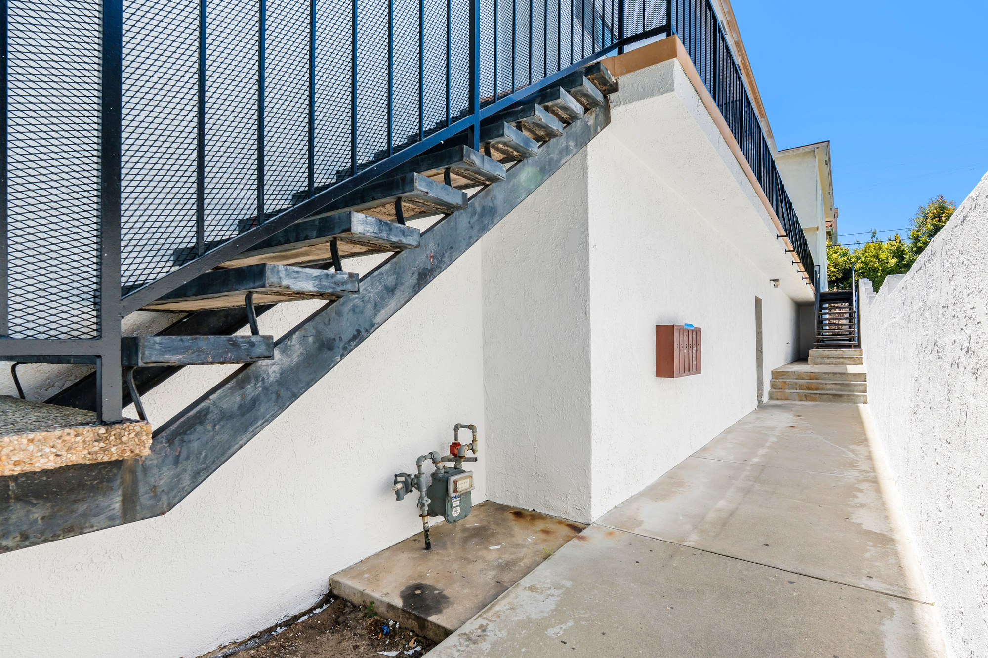 935 W 10th St thumbnail 26