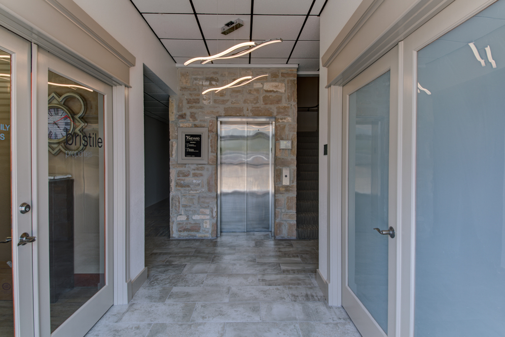 Vineyard Business Center Office 5