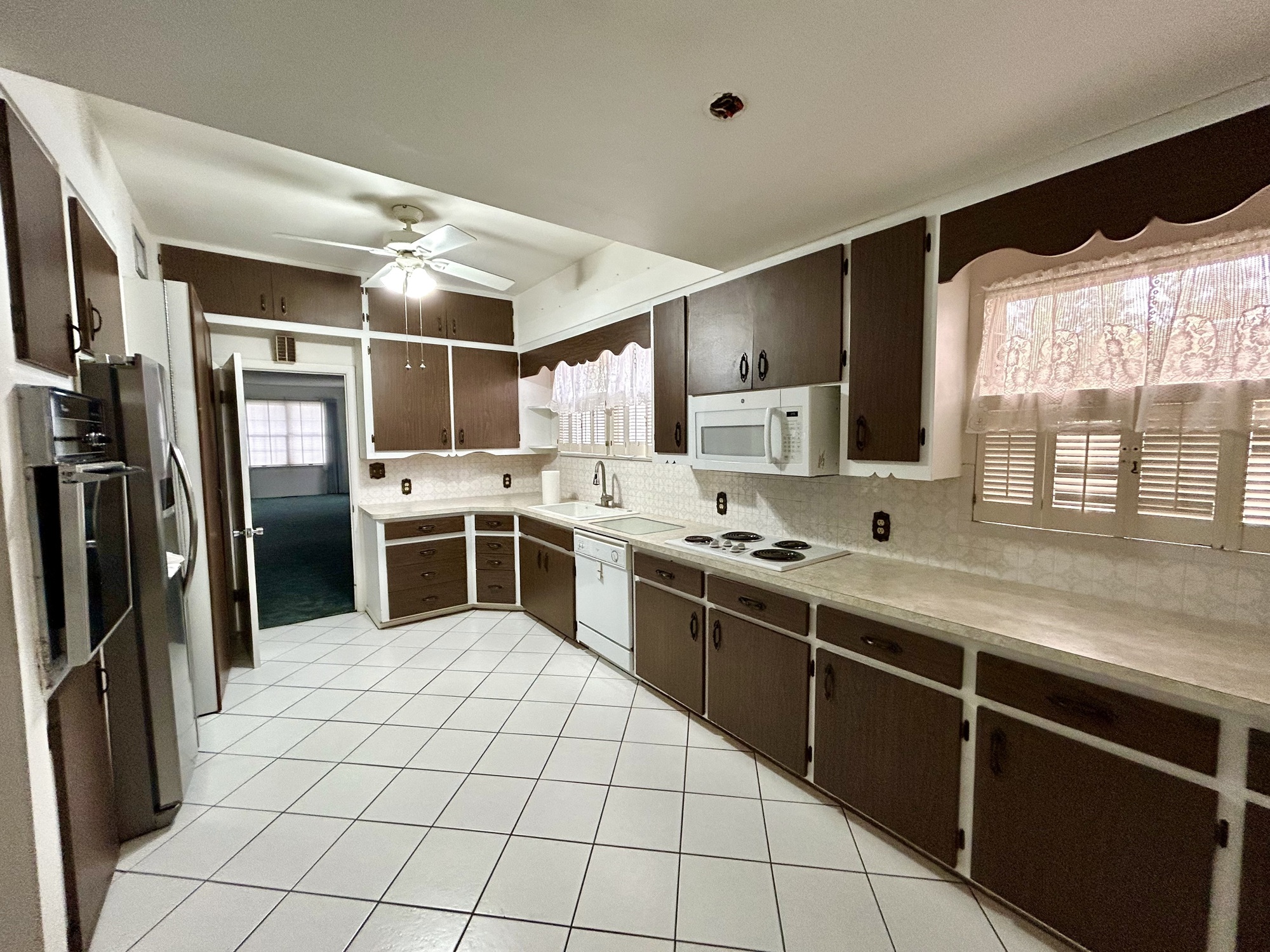 2714 Manatee Ave W - photo 7 of 11