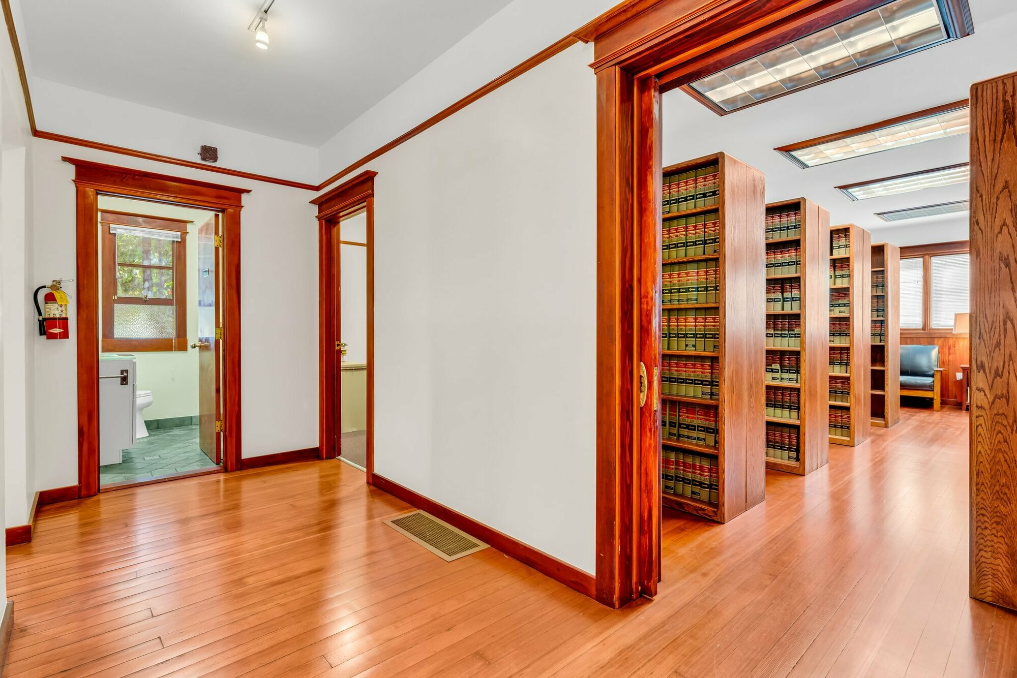 1633 University Ave 5