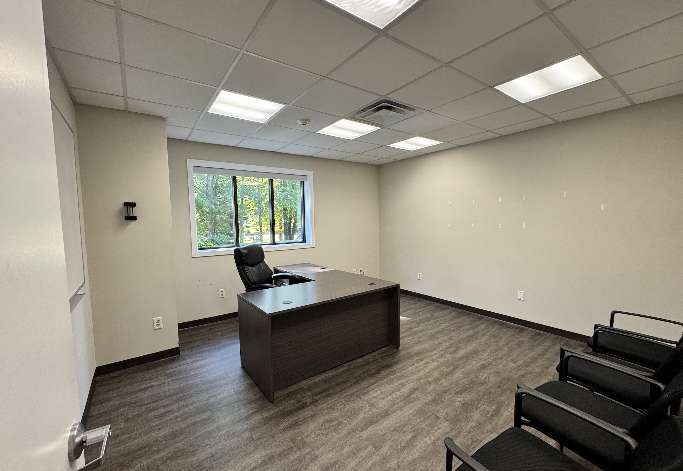 280 Moody Street, photo 4