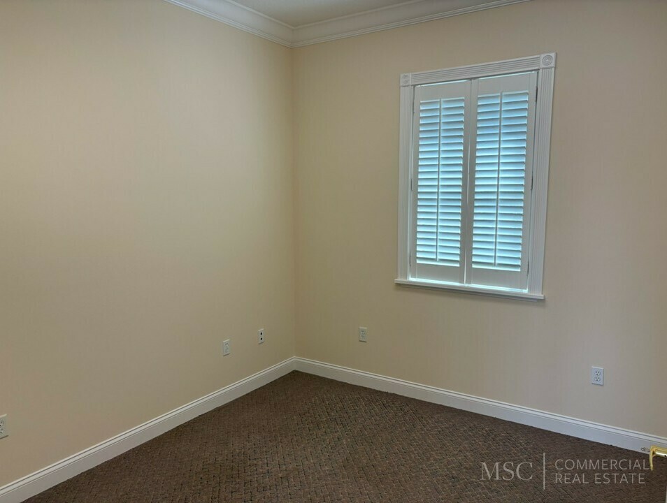 3192 Fruitville Rd - photo 2 of 31