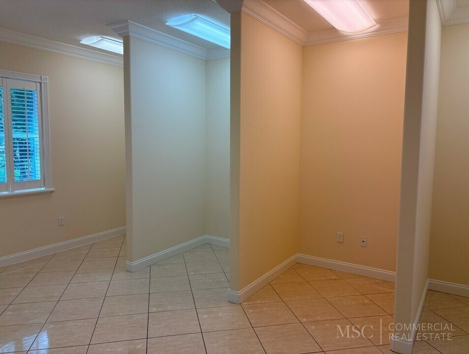 3192 Fruitville Rd - photo 4 of 31