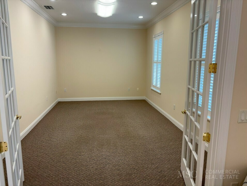 3192 Fruitville Rd - photo 7 of 31