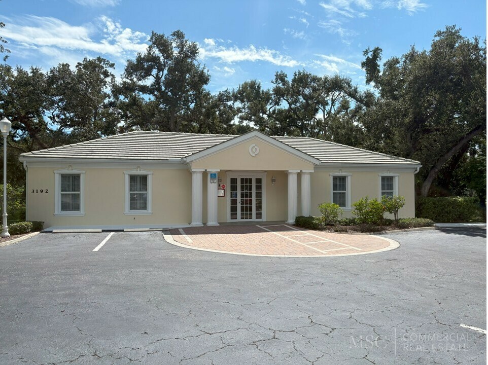 3192 Fruitville Rd - photo 10 of 31