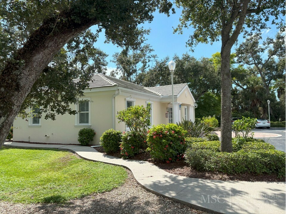 3192 Fruitville Rd - photo 11 of 31