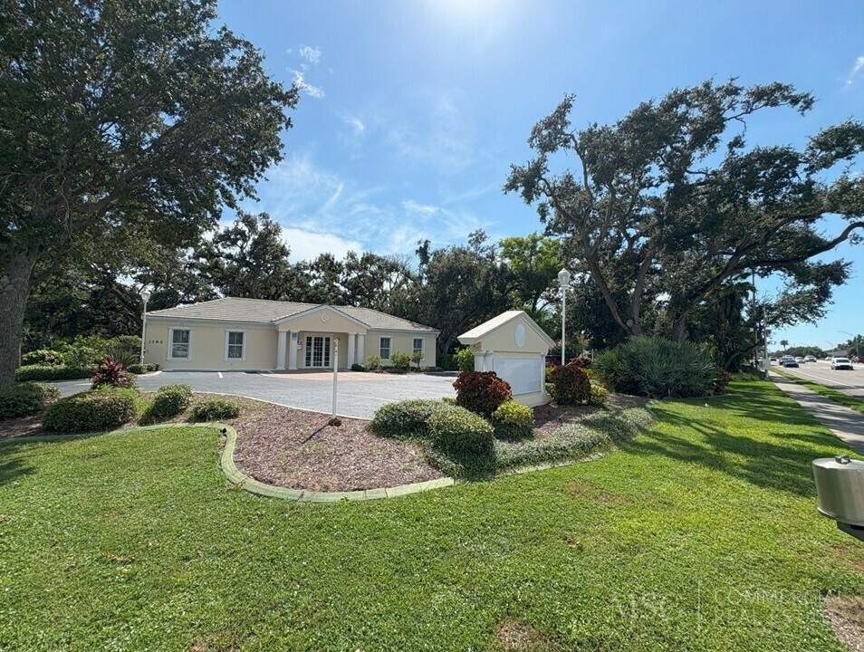 3192 Fruitville Rd - photo 13 of 31