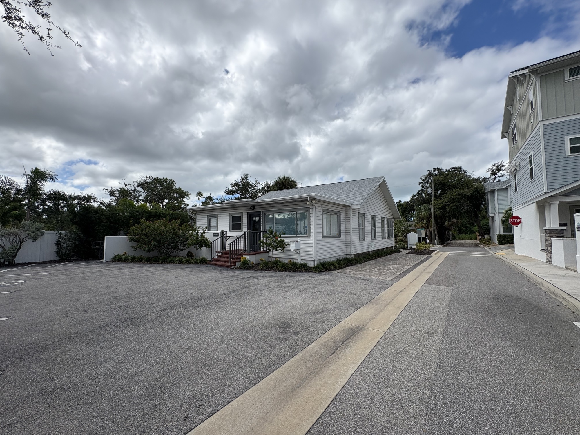 535 Lafayette Ct - photo 4 of 32