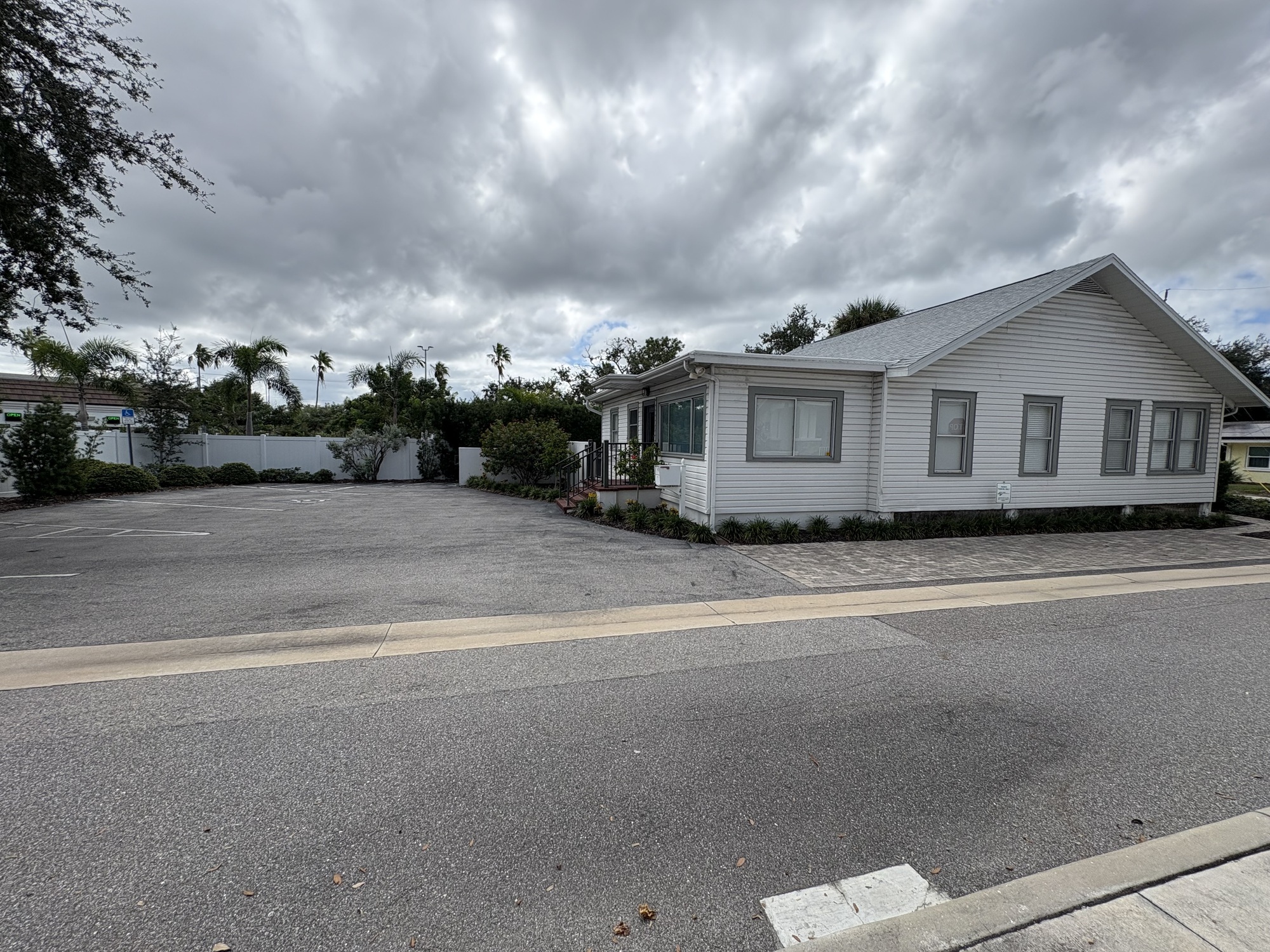 535 Lafayette Ct - photo 6 of 32