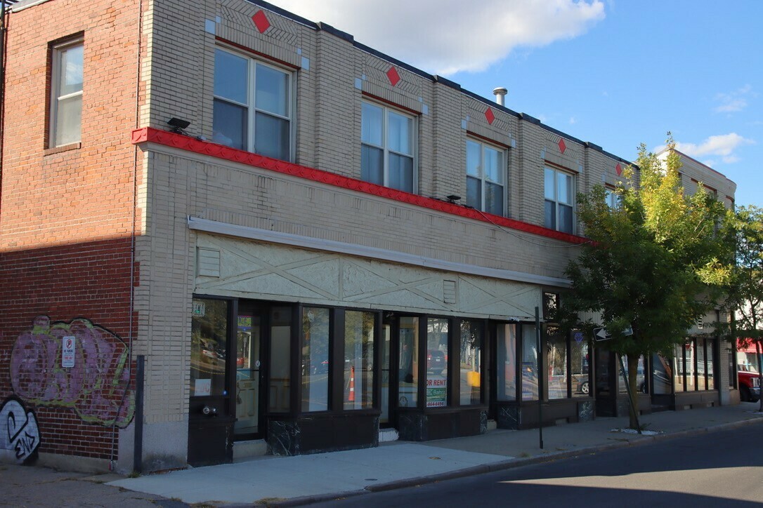 Prime Commercial Space - Available Now 4