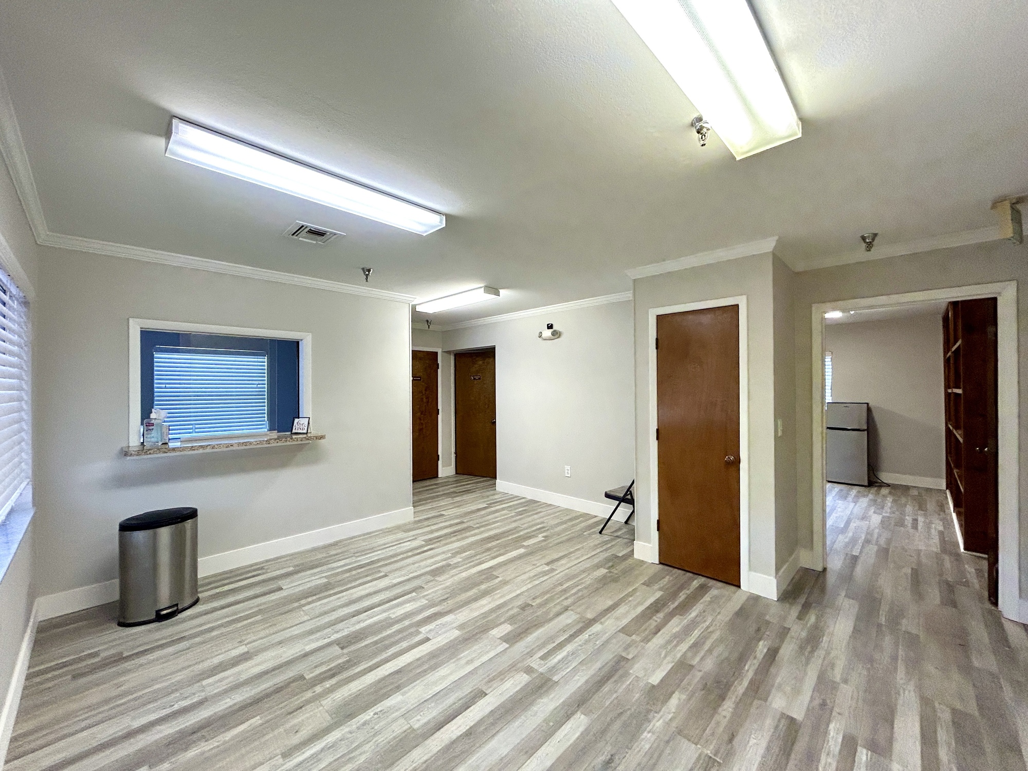 2027 Manatee Ave W - photo 4 of 10