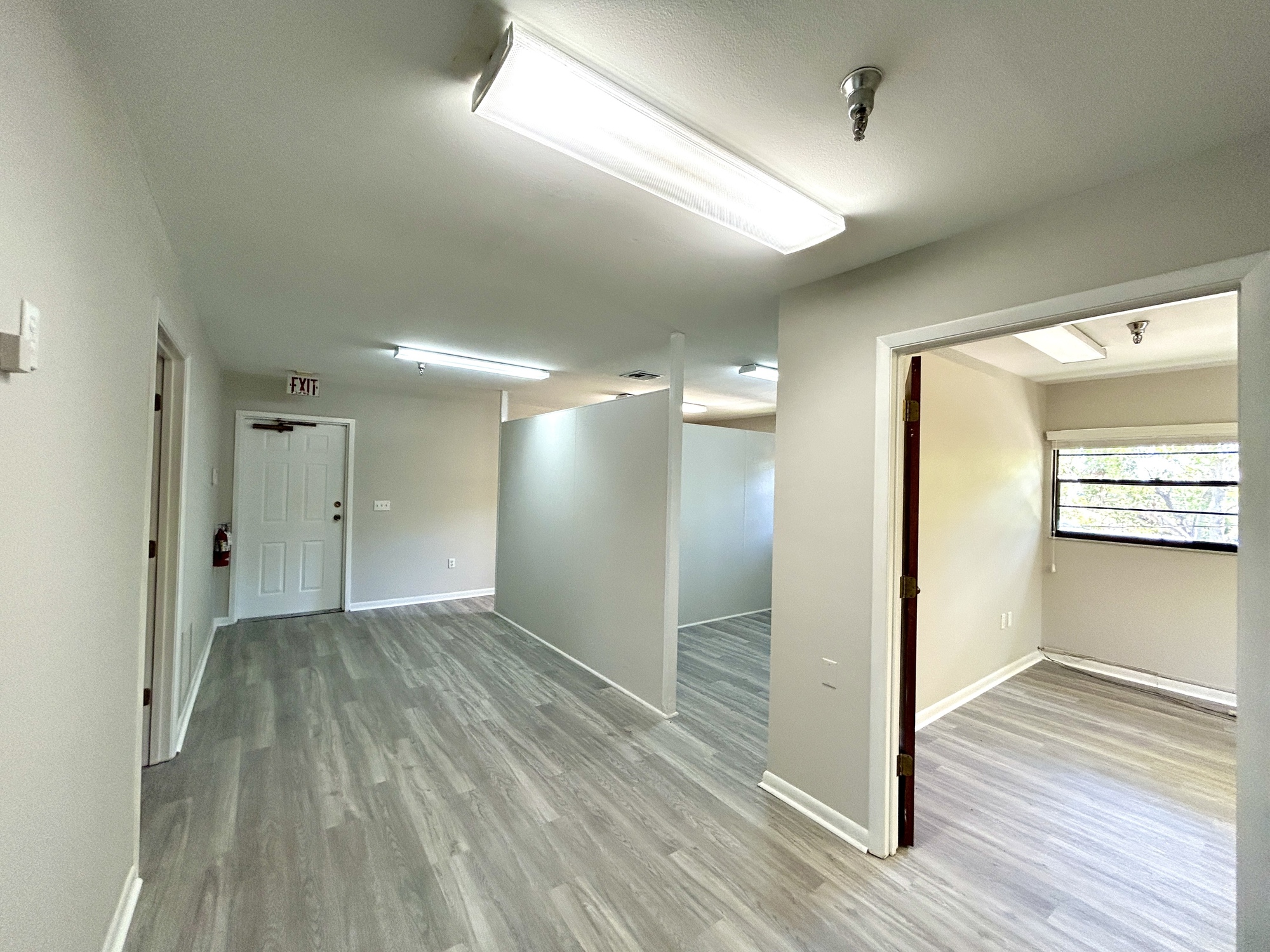 2027 Manatee Ave W - photo 8 of 10