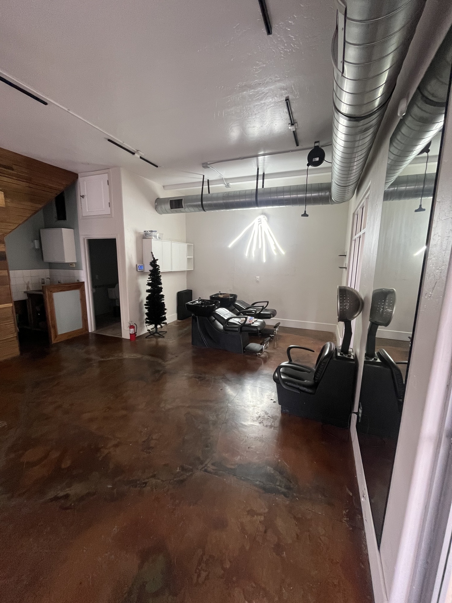 2nd Gen Salon Space 5