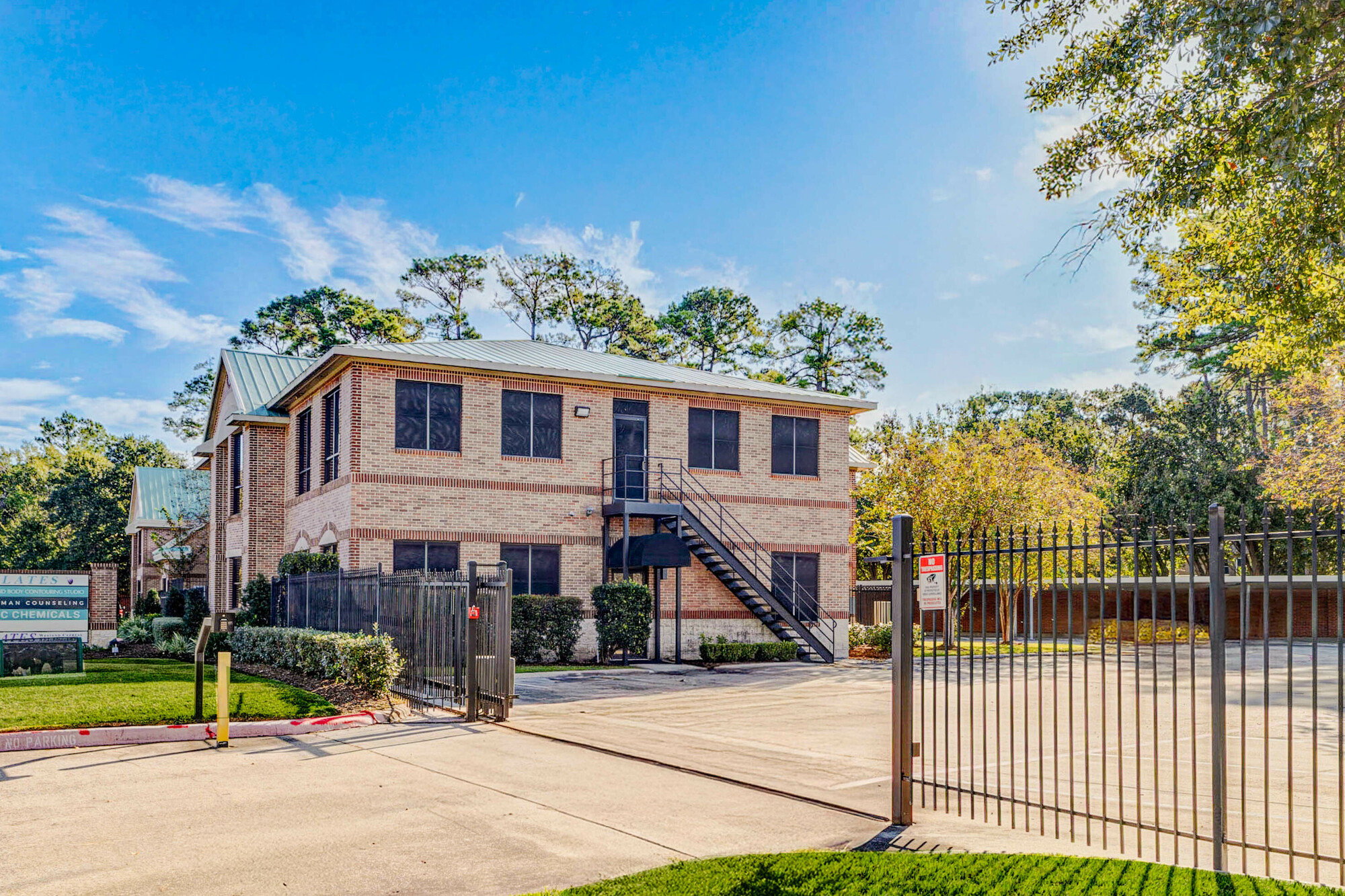 Move-In Ready Executive Office Suites | Cypress, TX | All-Inclusive Lease Options 5