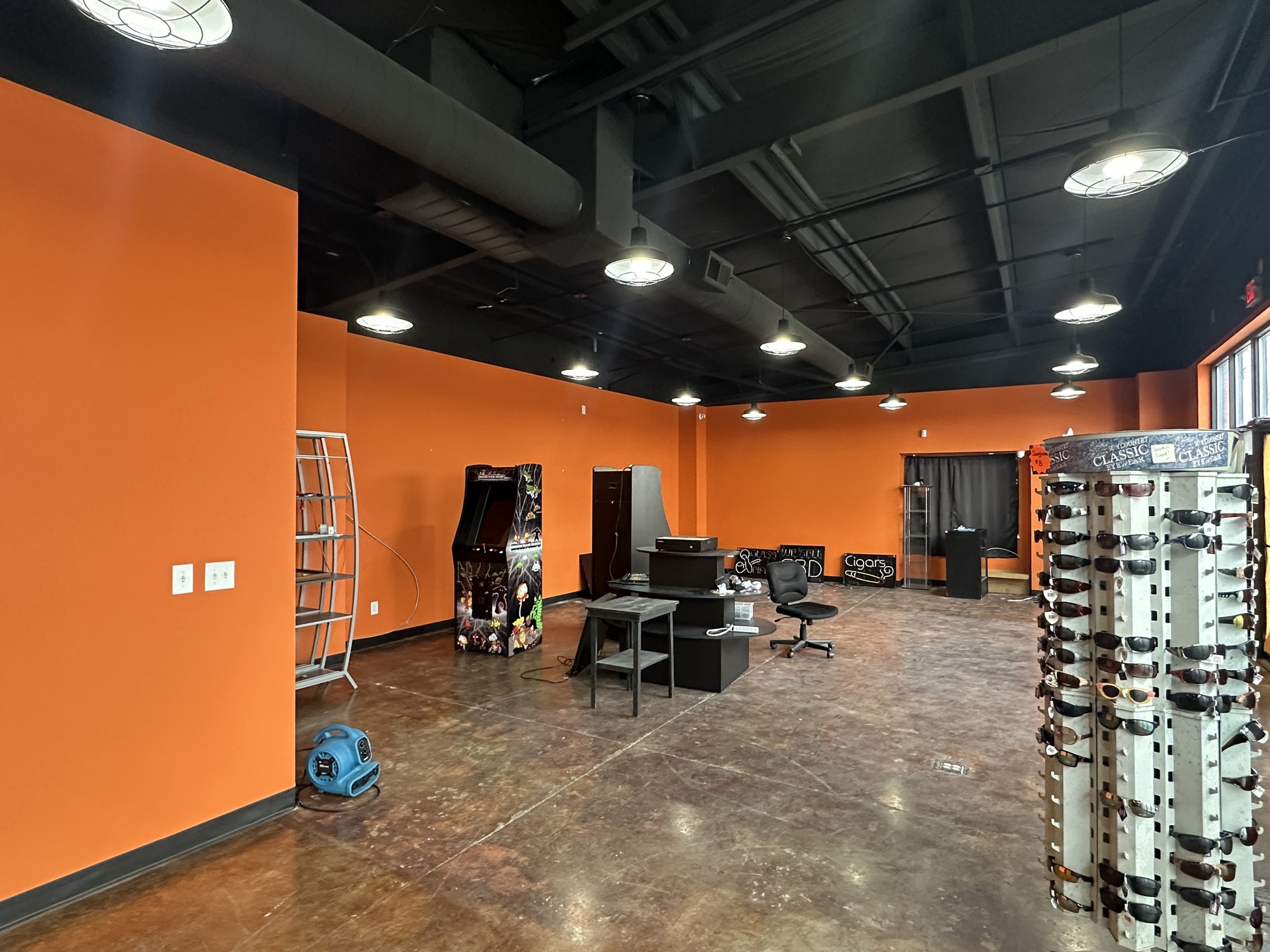 Free-Standing Shepherdsville Retail Building with Drive-Thru 5