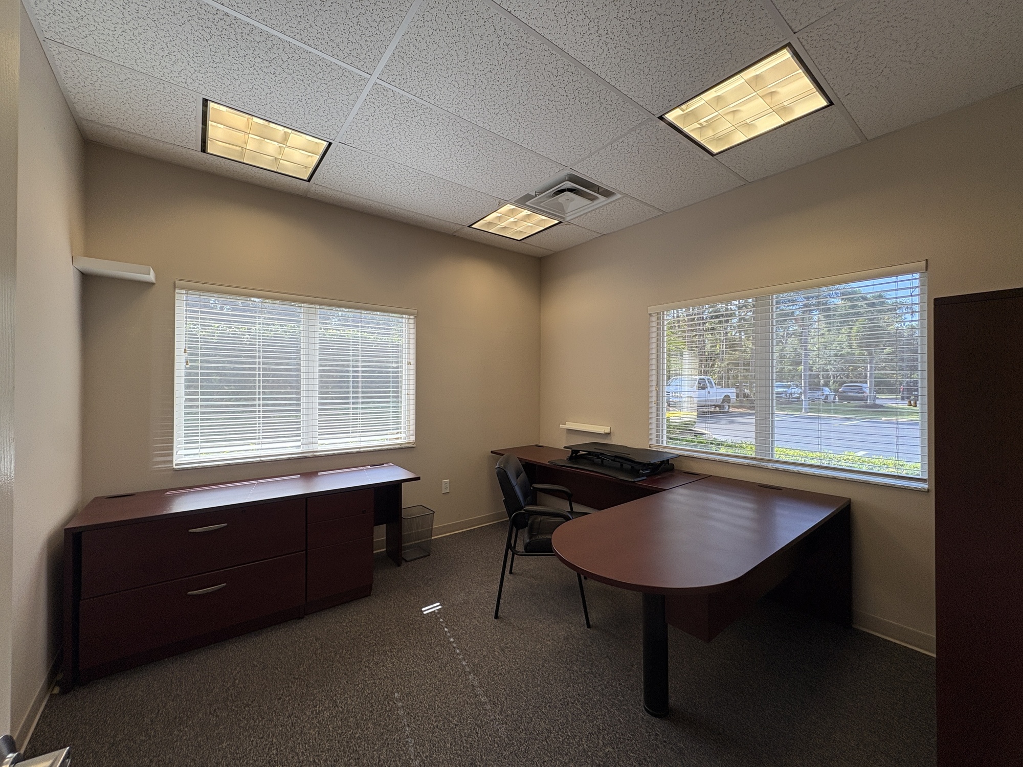 2946 University Pkwy. - photo 2 of 11