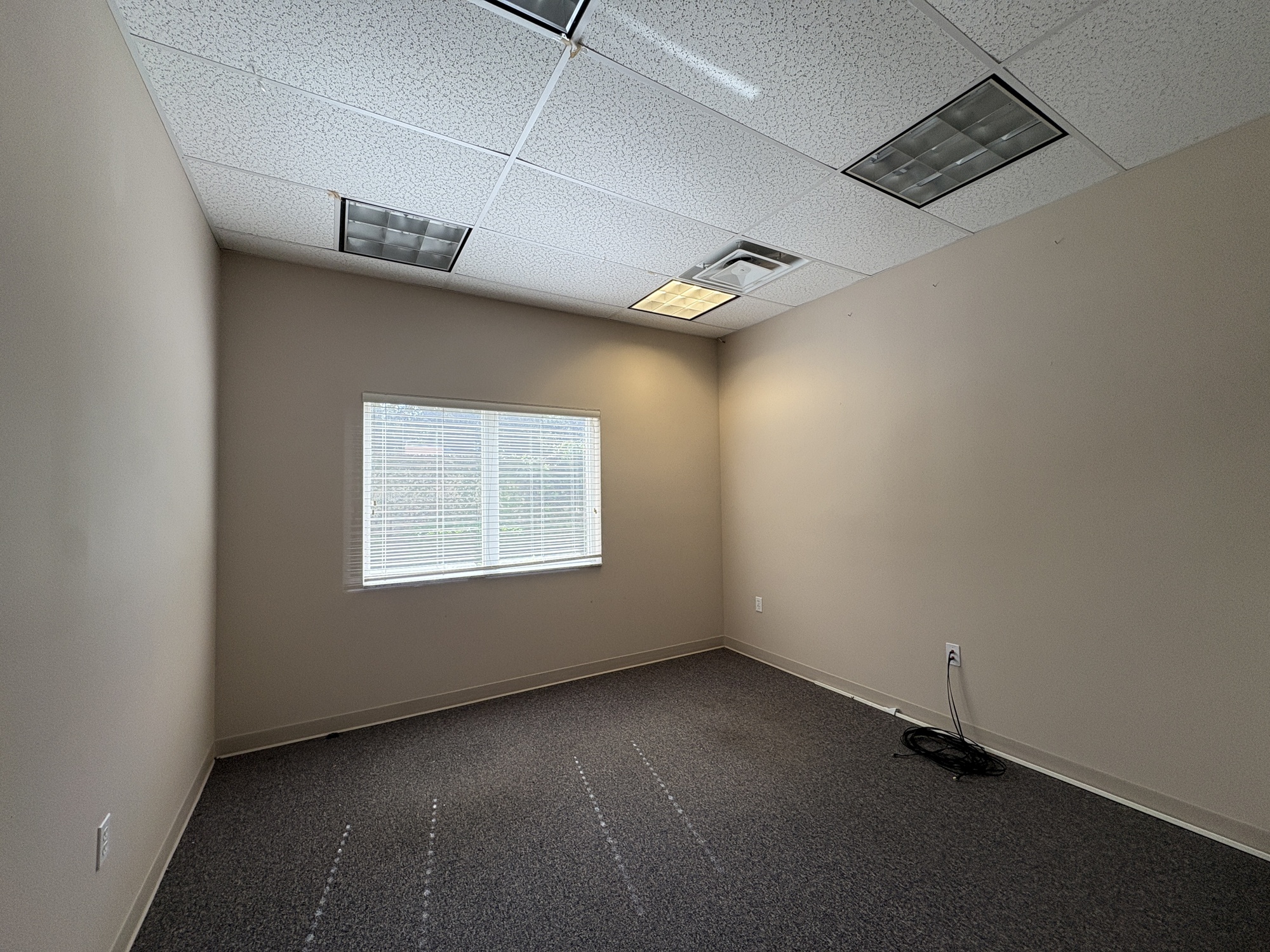 2946 University Pkwy. - photo 3 of 11