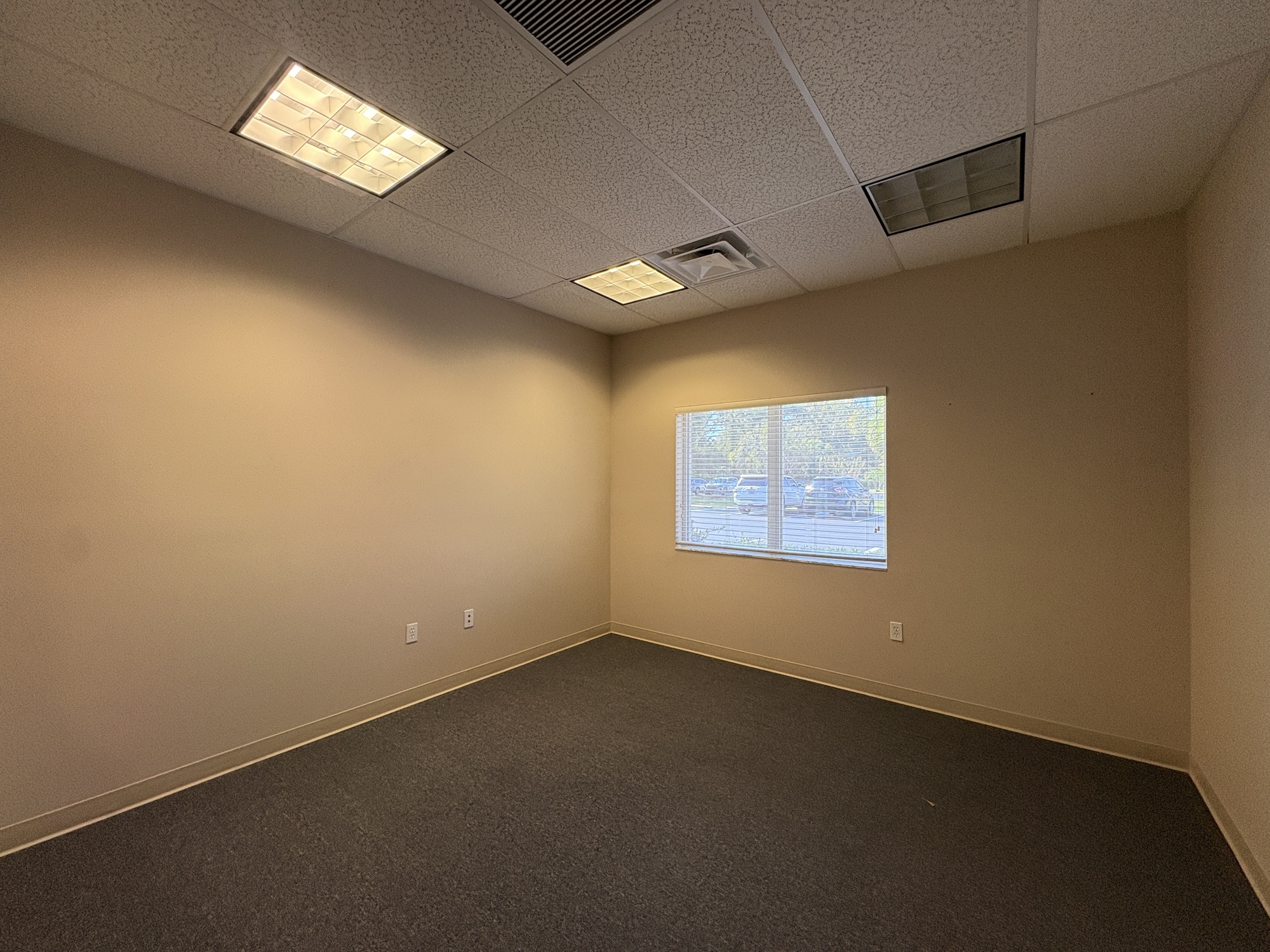 2946 University Pkwy. - photo 10 of 11