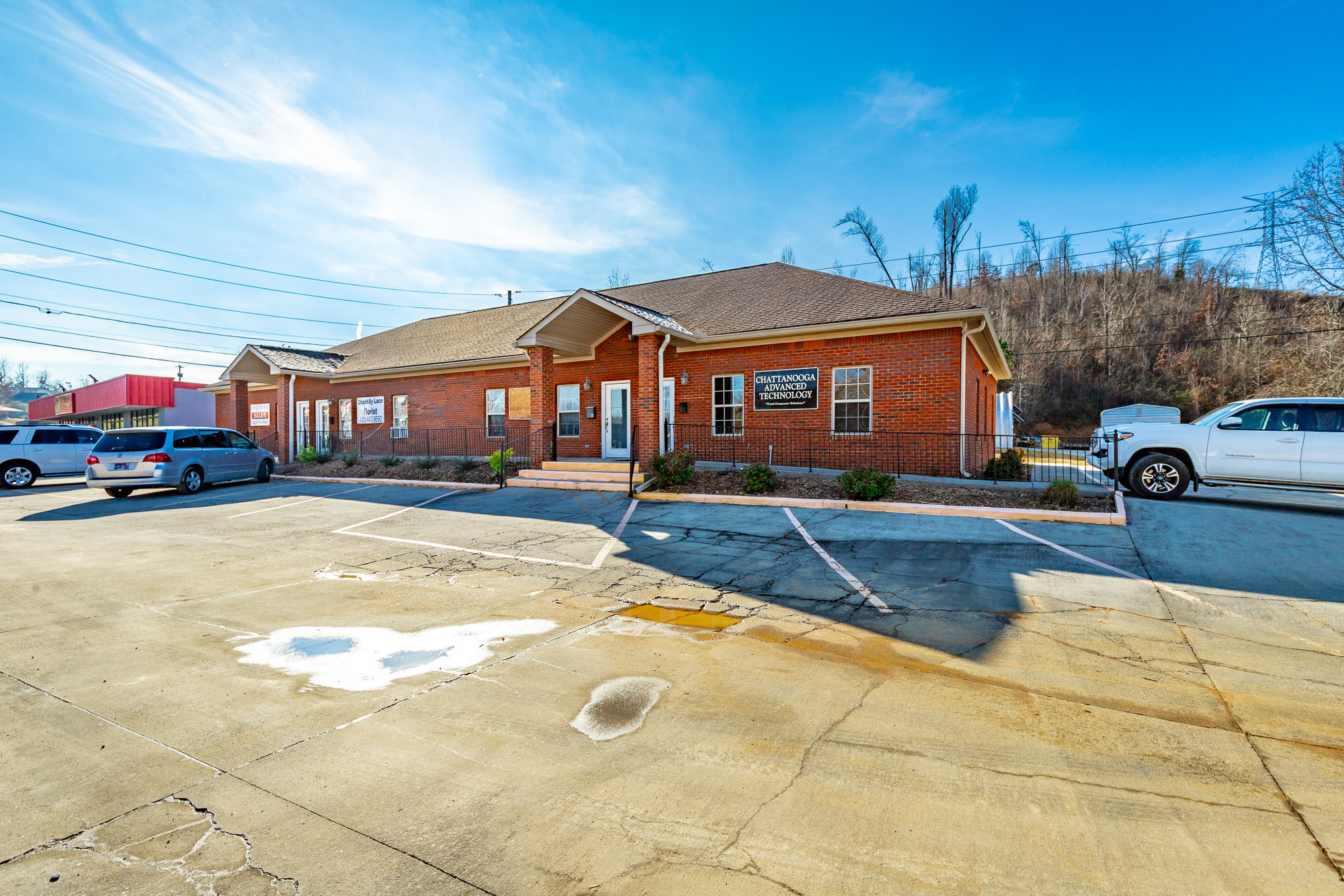 Standifer Gap Commercial Office with 10 Office Rooms | ±3,200 SF 4