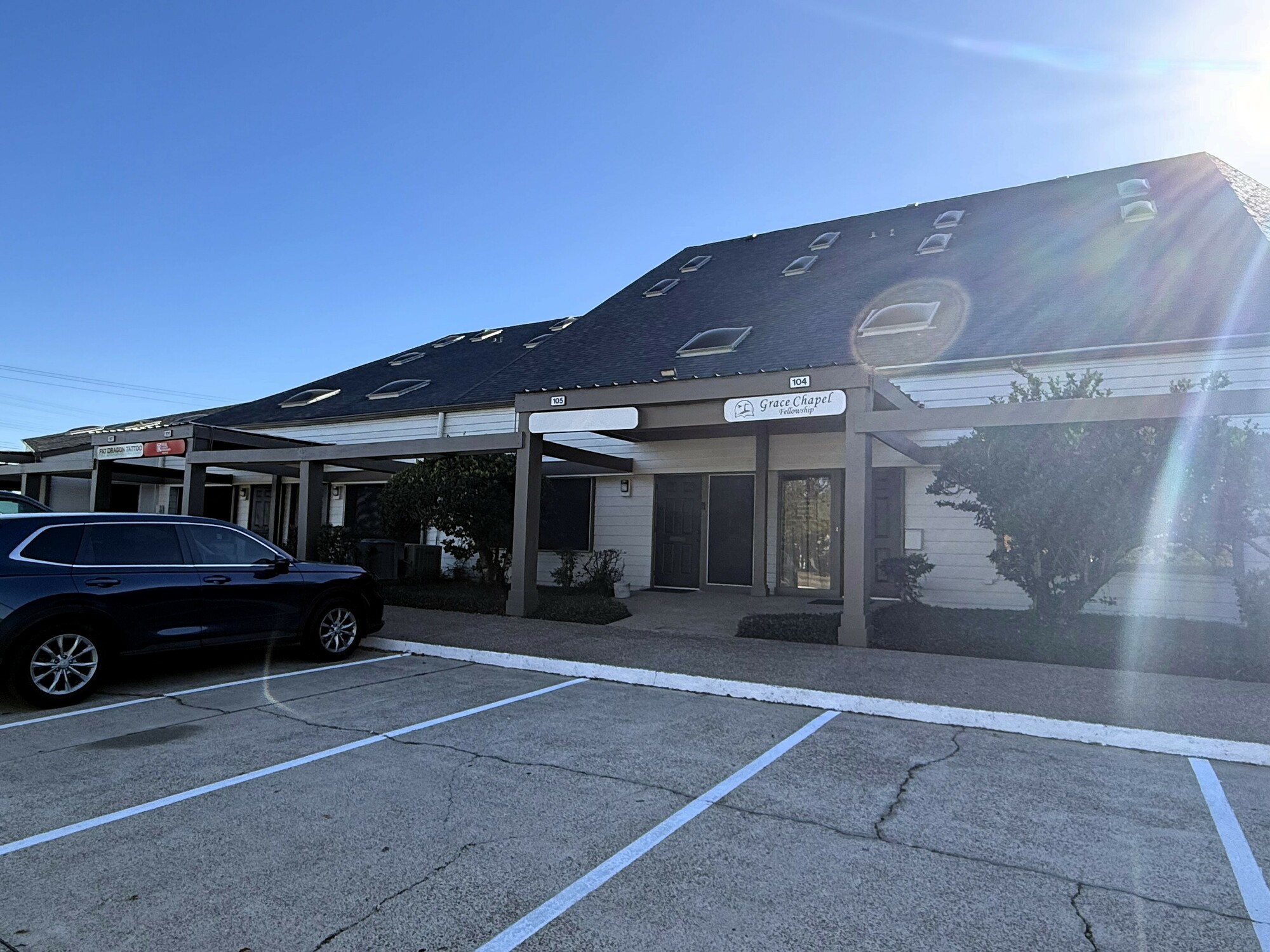 1090 SF Available Gross Lease 4