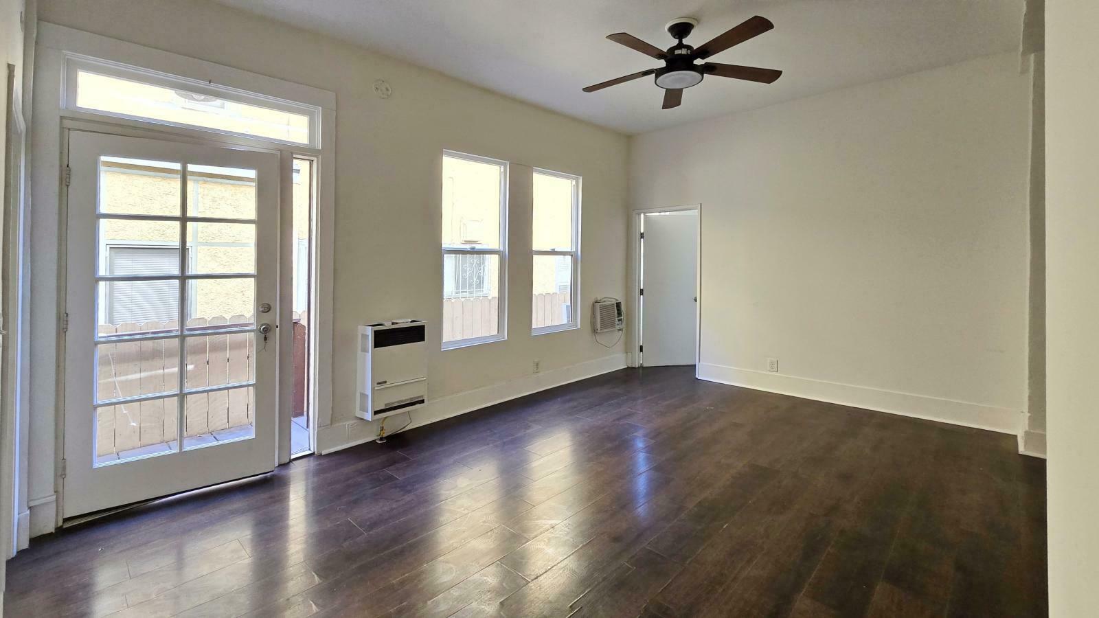 1304 W 17th Street thumbnail 12