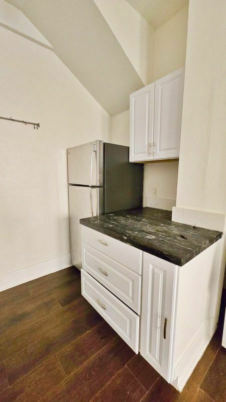 1304 W 17th Street thumbnail 26