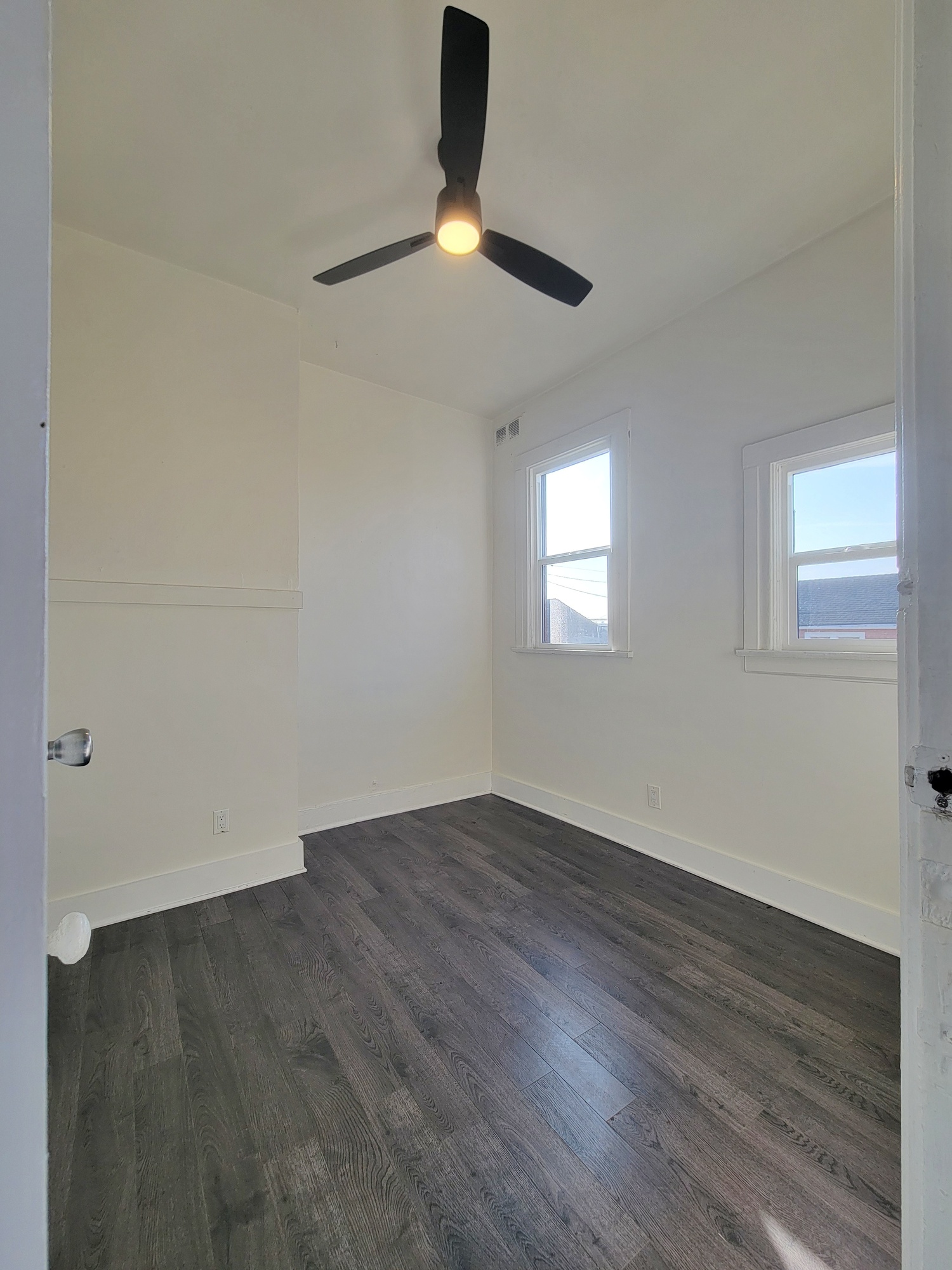 1304 W 17th Street thumbnail 28