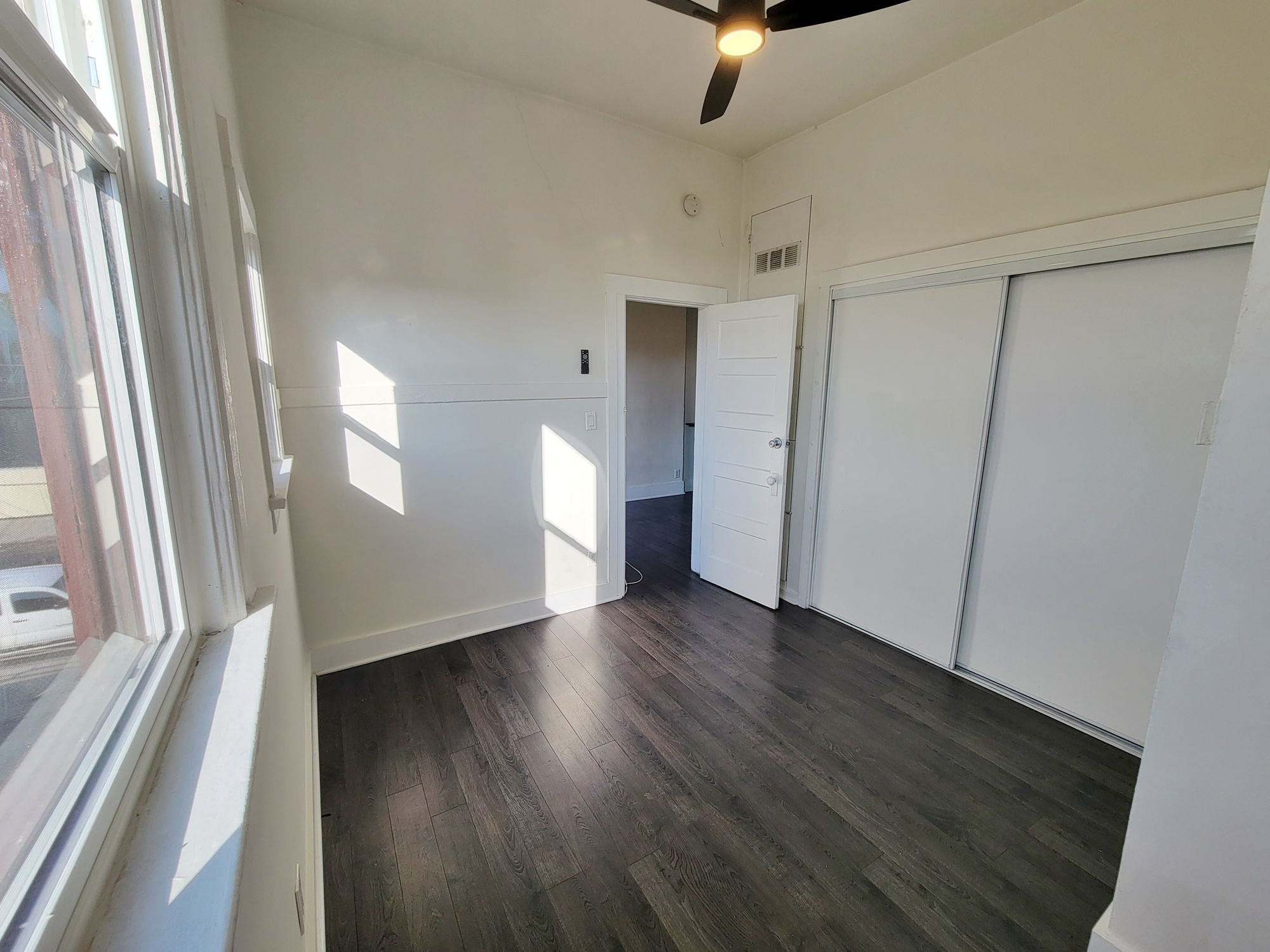 1304 W 17th Street thumbnail 29